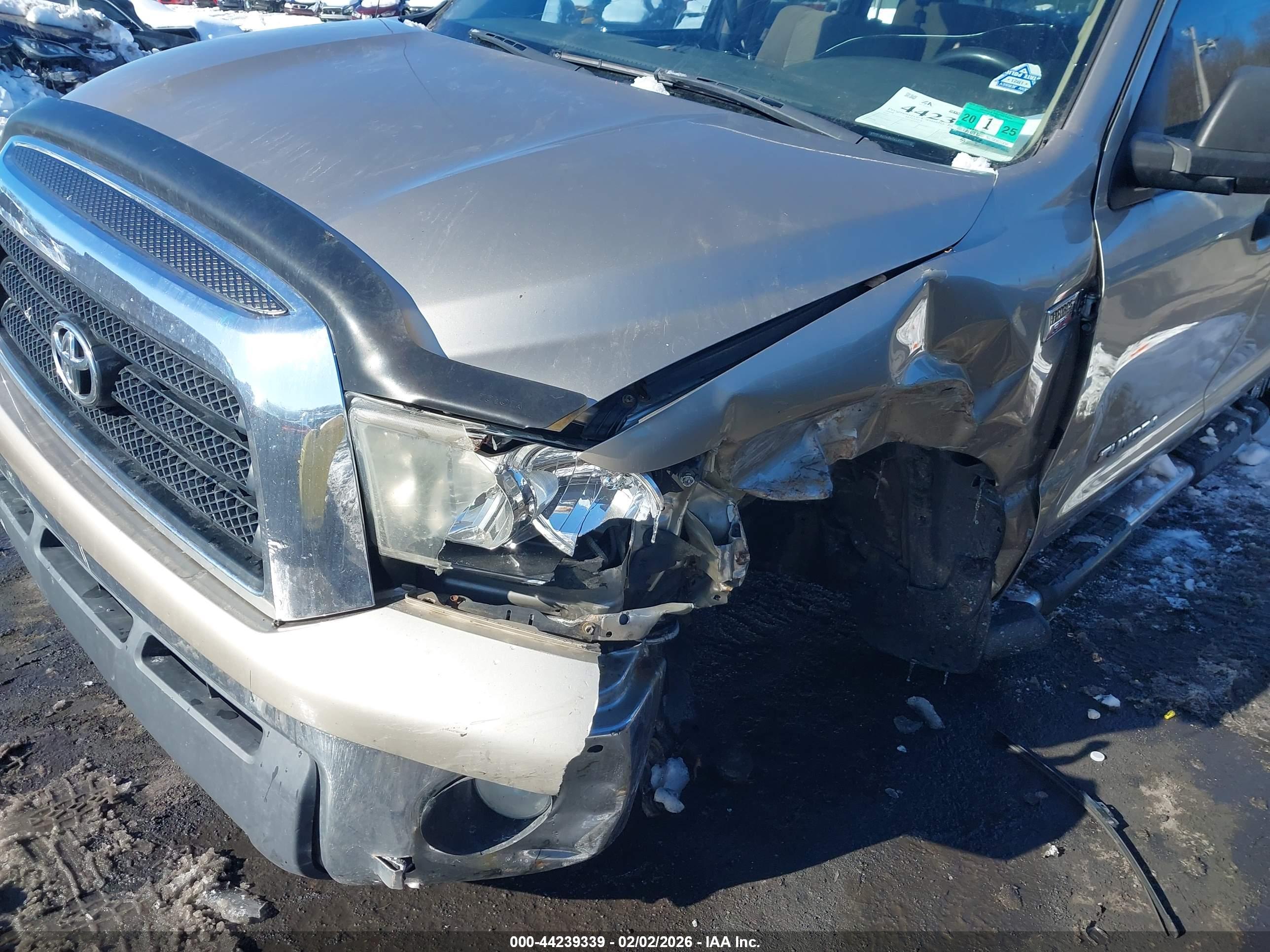 TOYOTA TUNDRA image 6