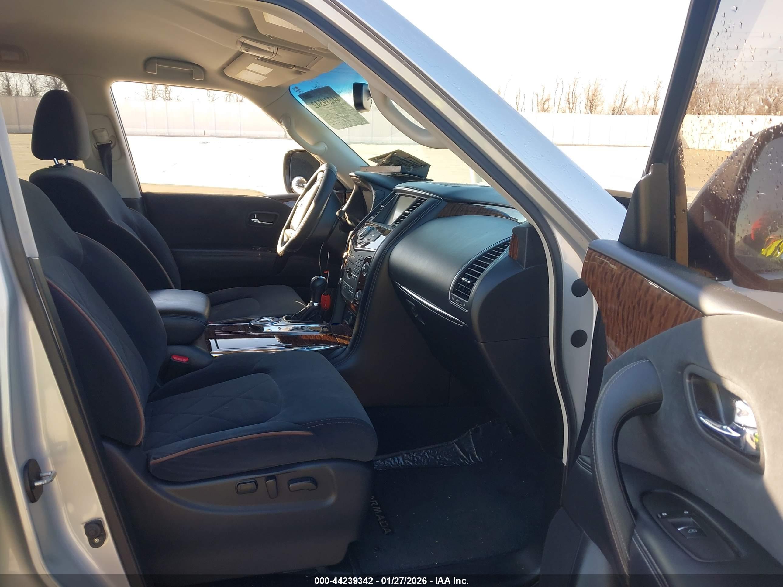 NISSAN ARMADA image 5