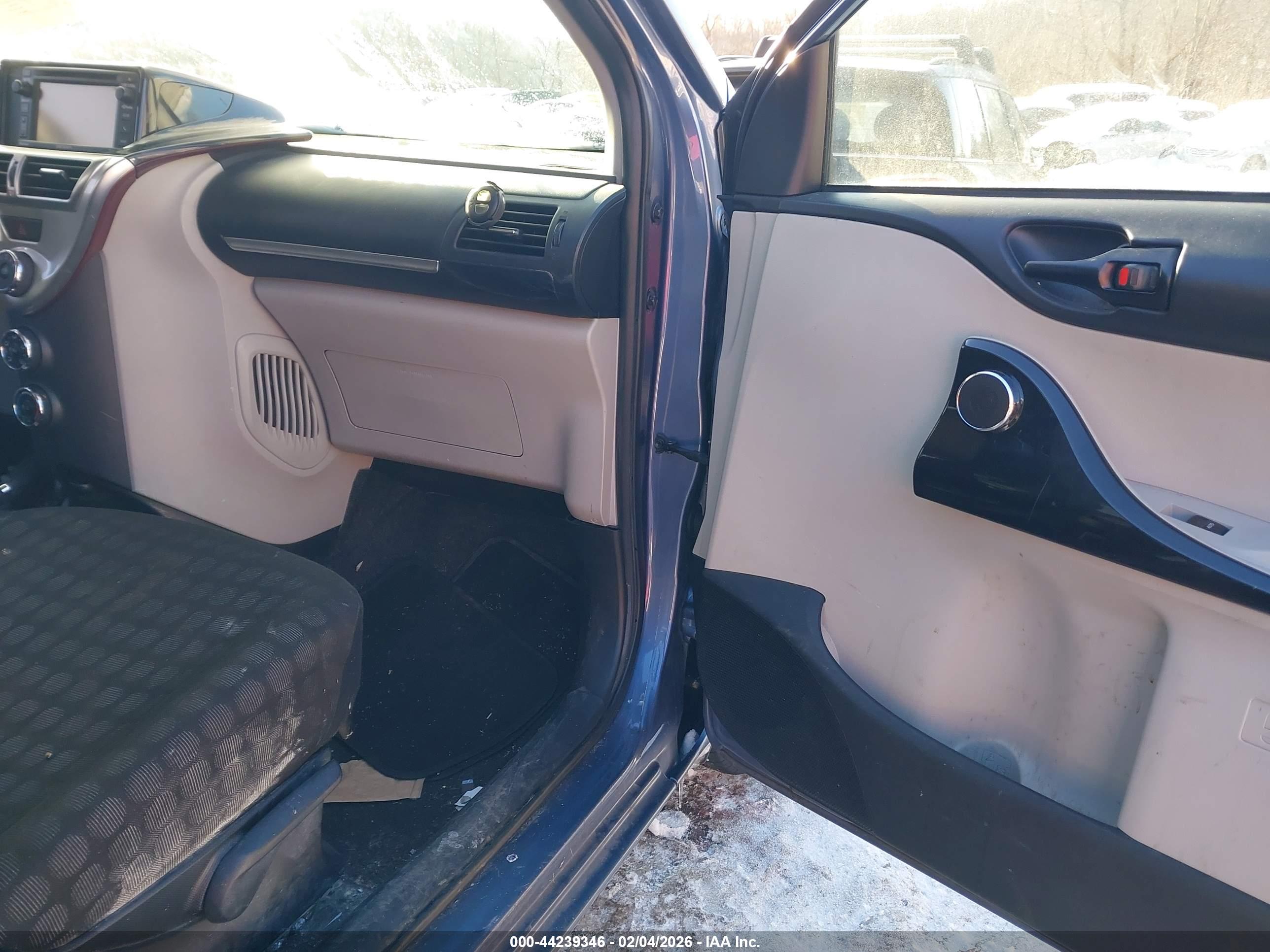 SCION IQ image 5