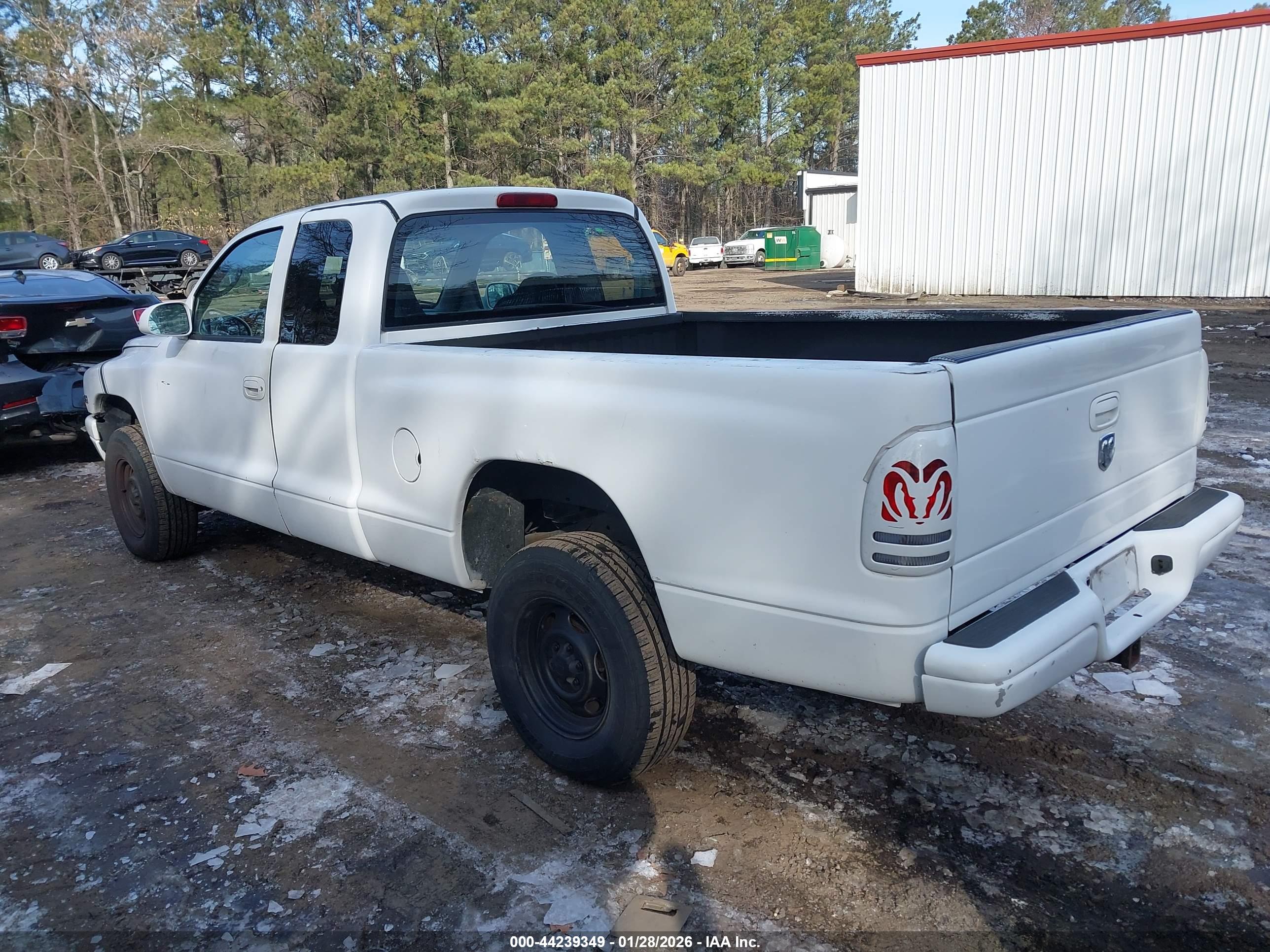 DODGE DAKOTA image 3