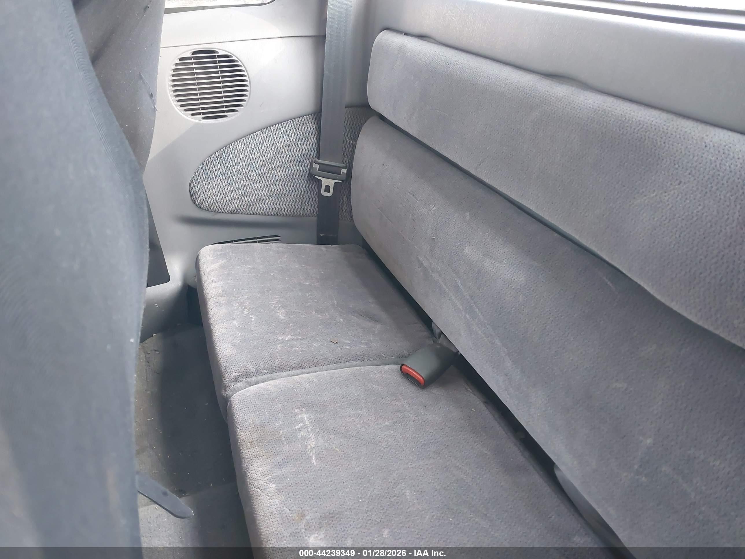 DODGE DAKOTA image 8