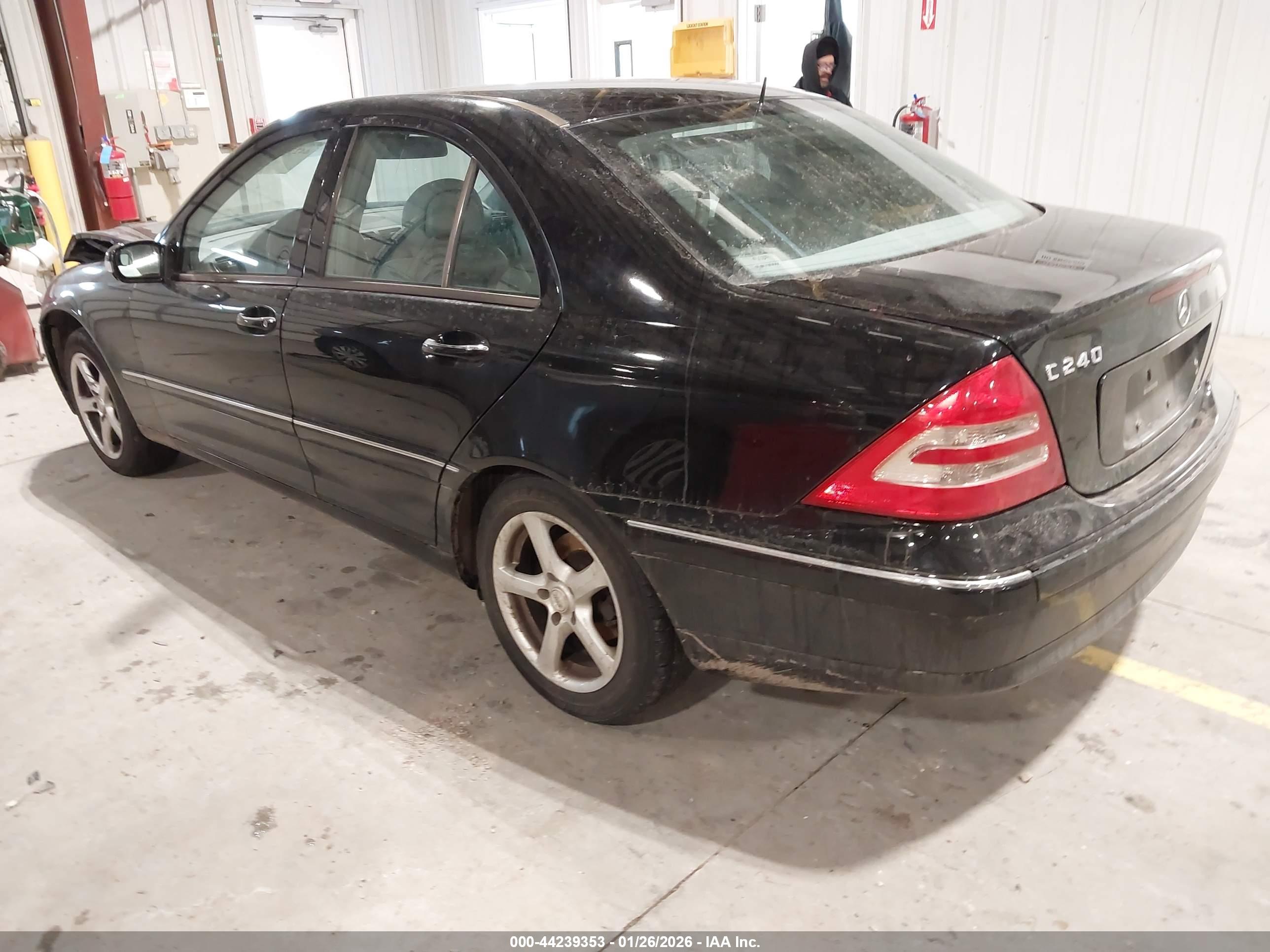 MERCEDES-BENZ C image 3