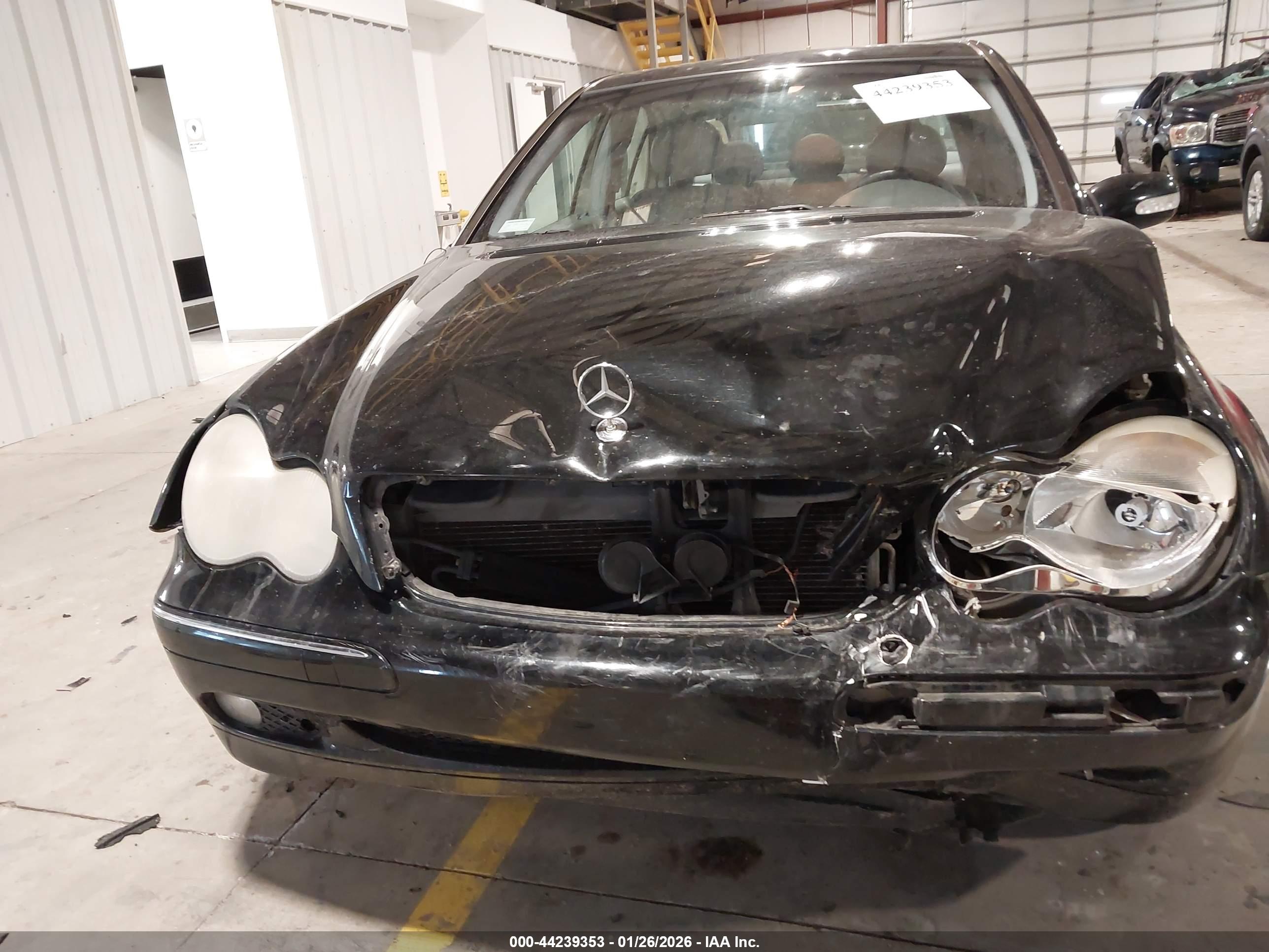 MERCEDES-BENZ C image 6