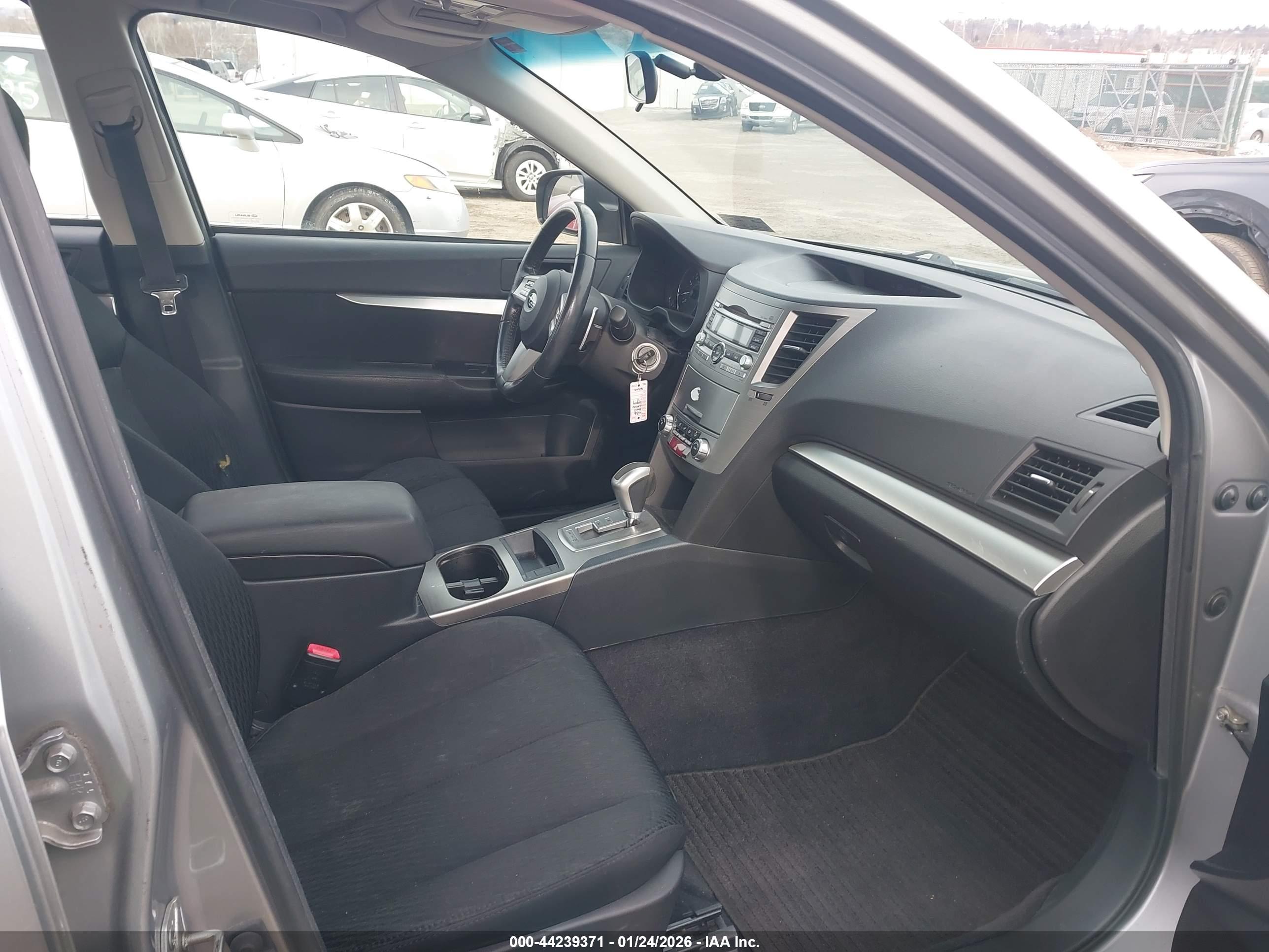 SUBARU LEGACY image 5