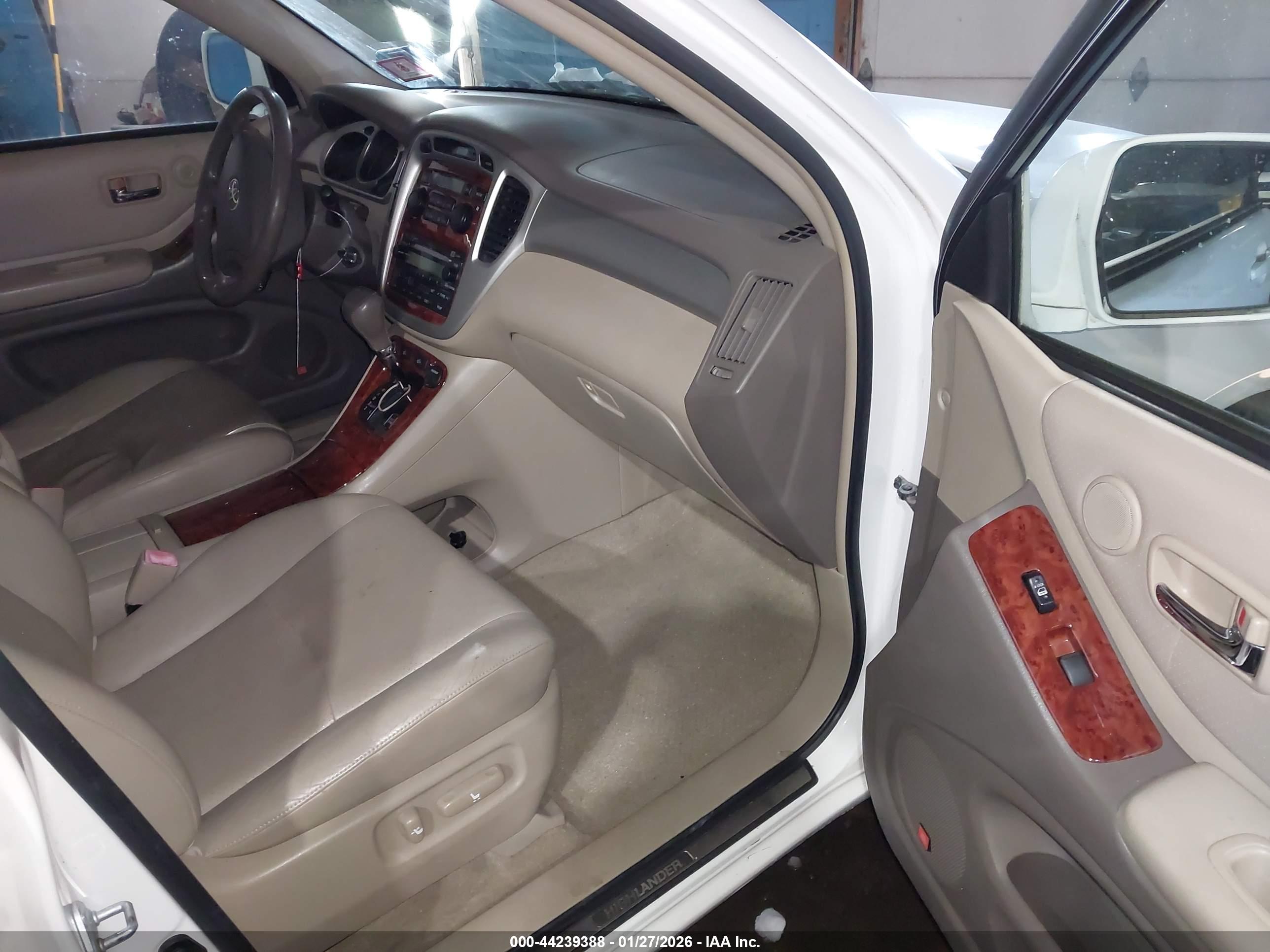 TOYOTA HIGHLANDER image 5