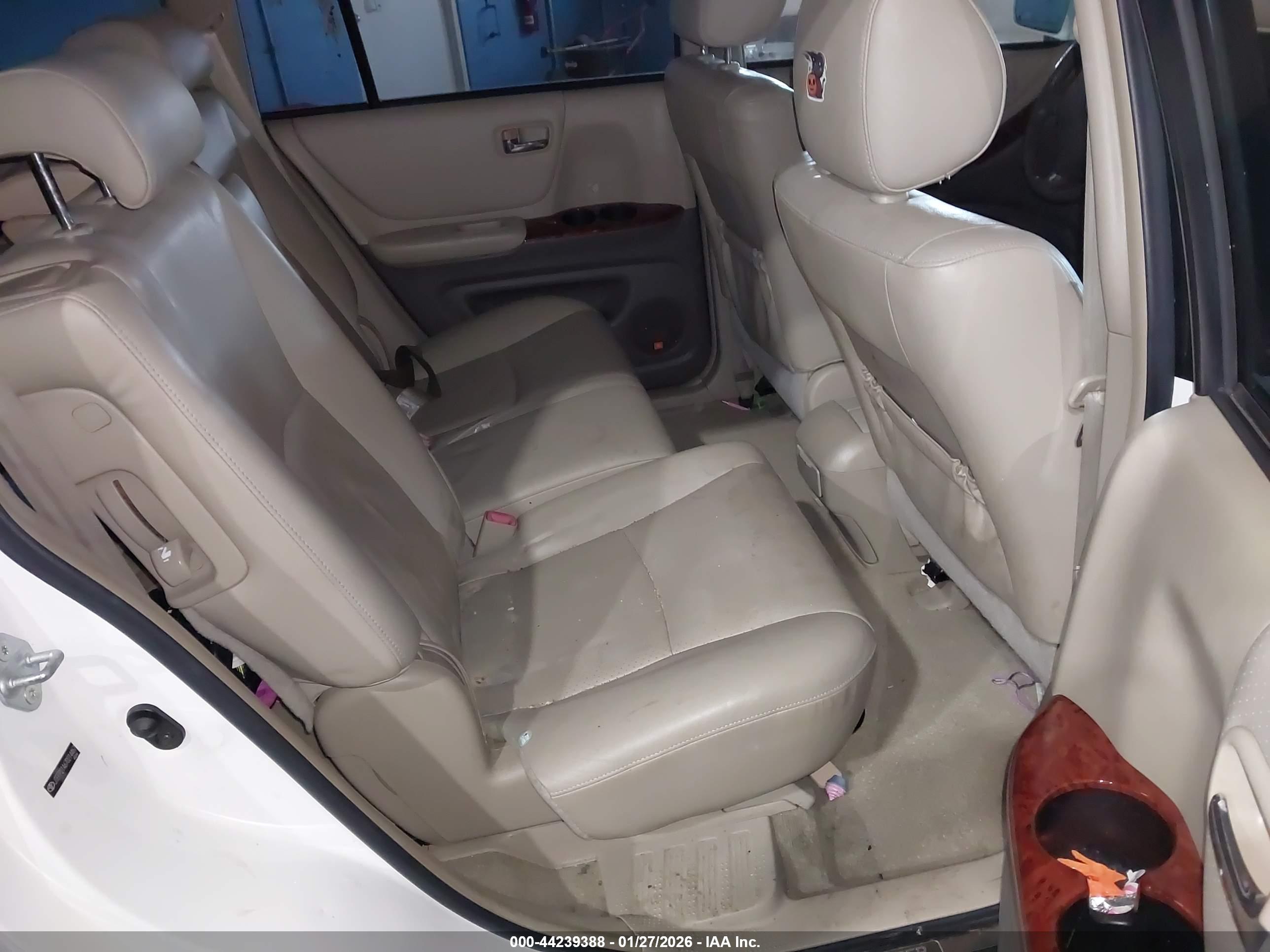 TOYOTA HIGHLANDER image 8