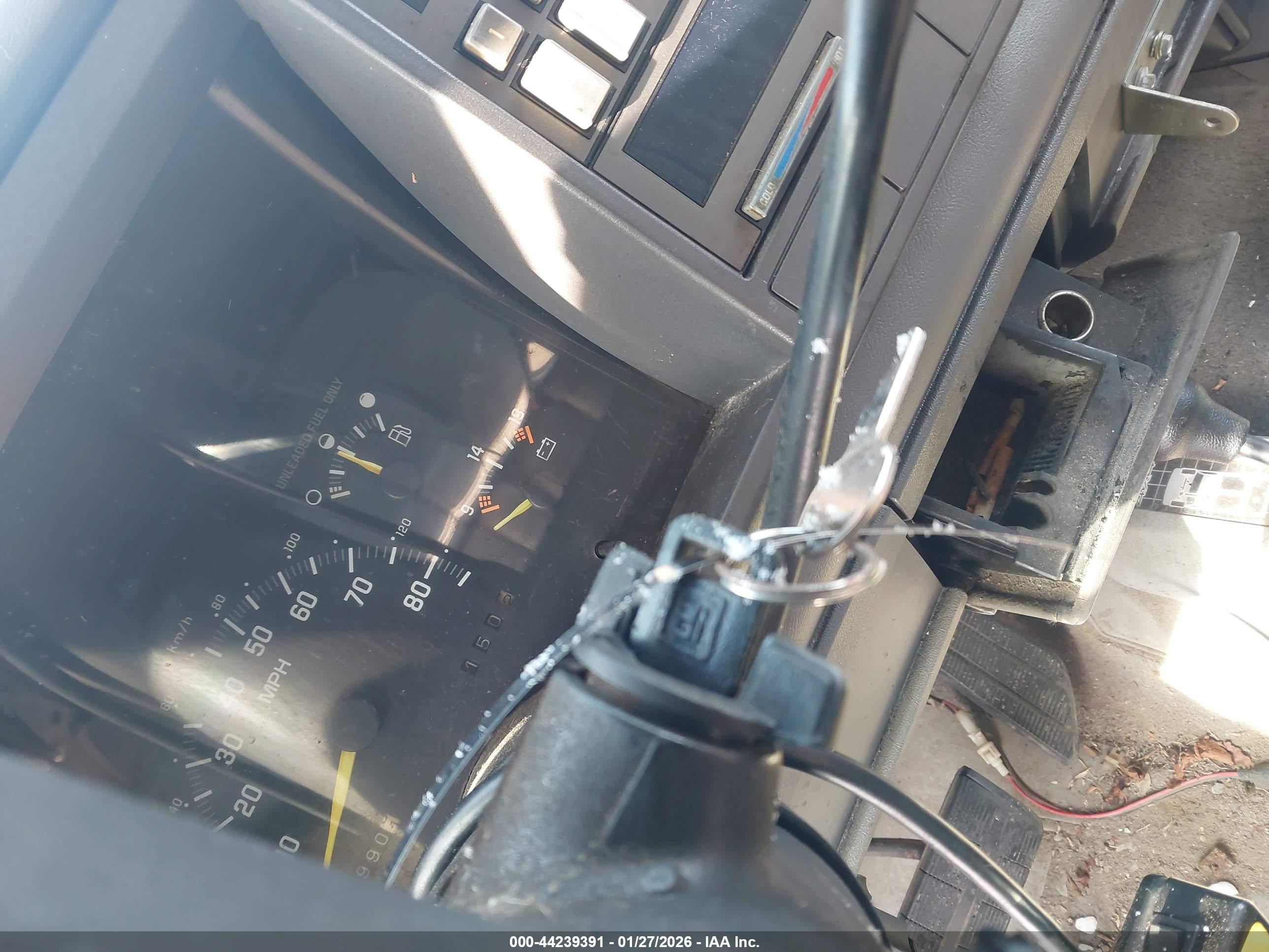 CHEVROLET GMT-400 image 11