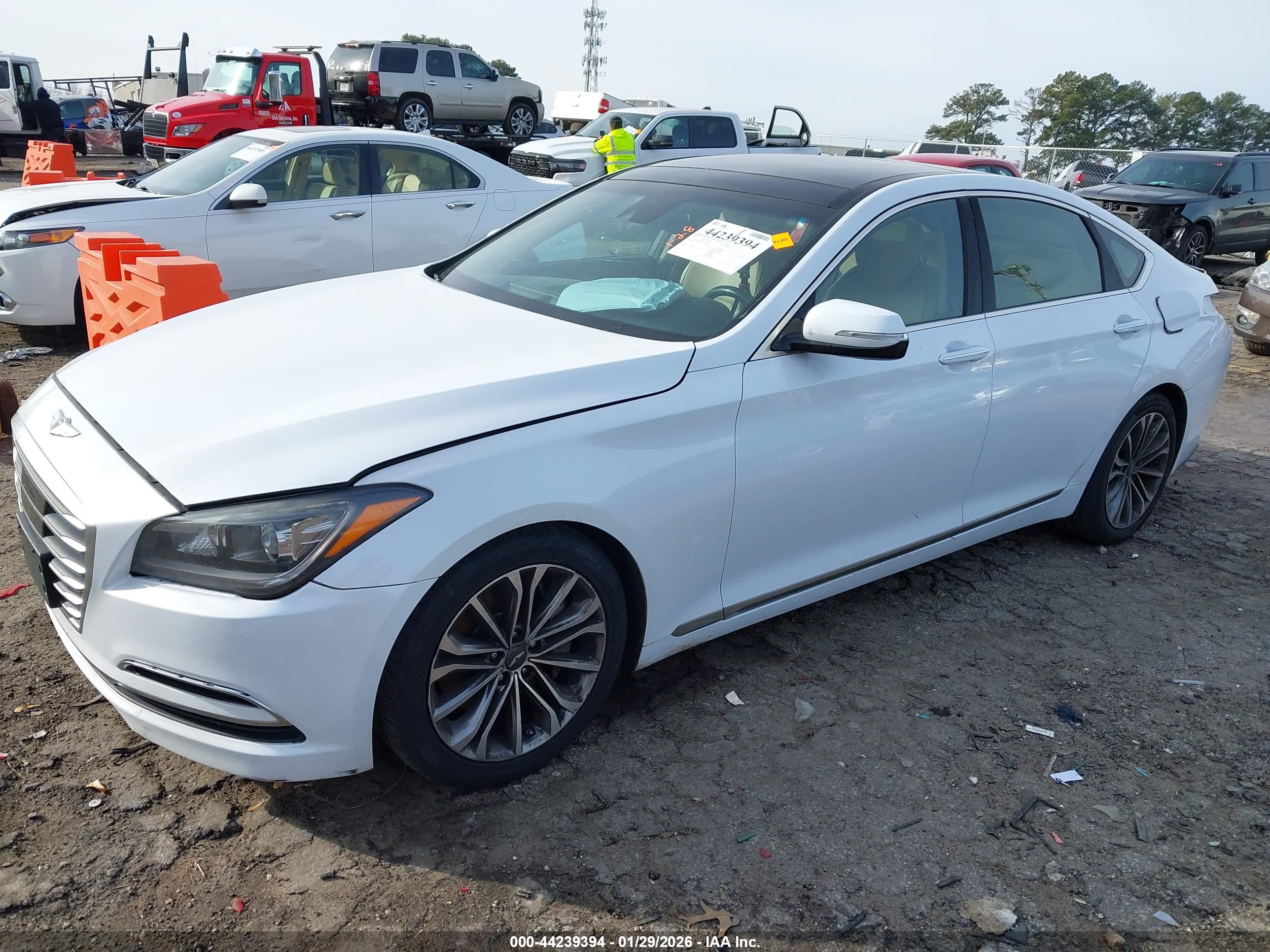 HYUNDAI GENESIS image 2
