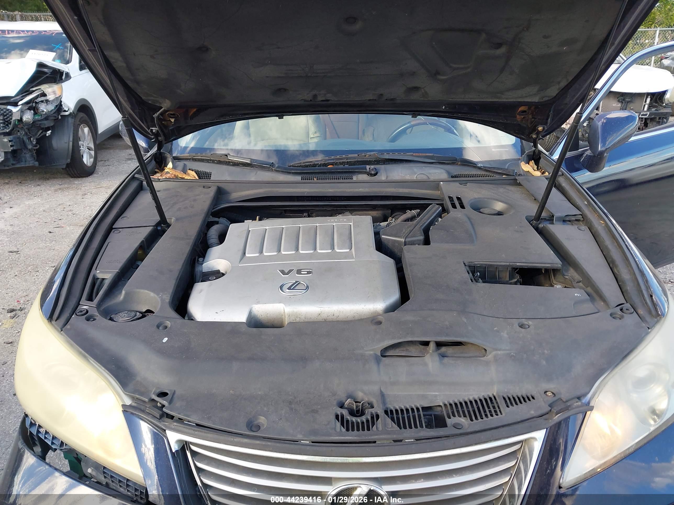 LEXUS ES image 10