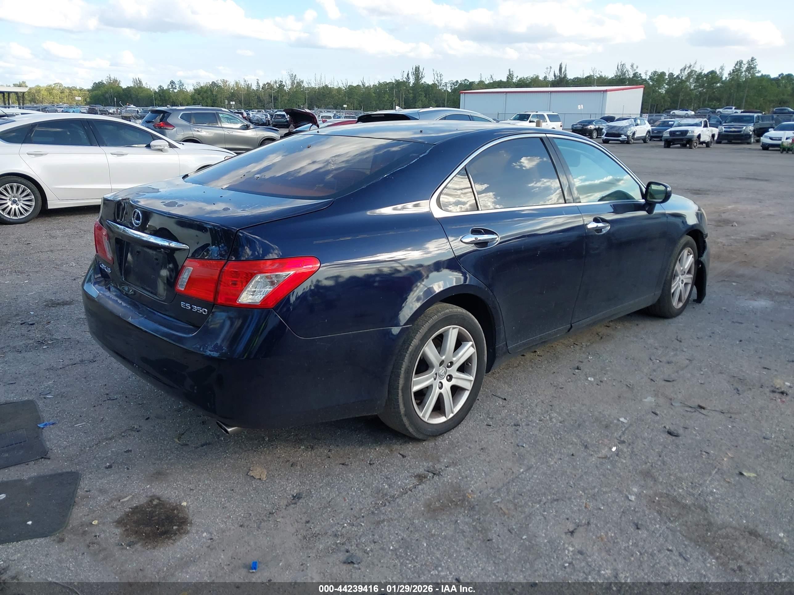 LEXUS ES image 4