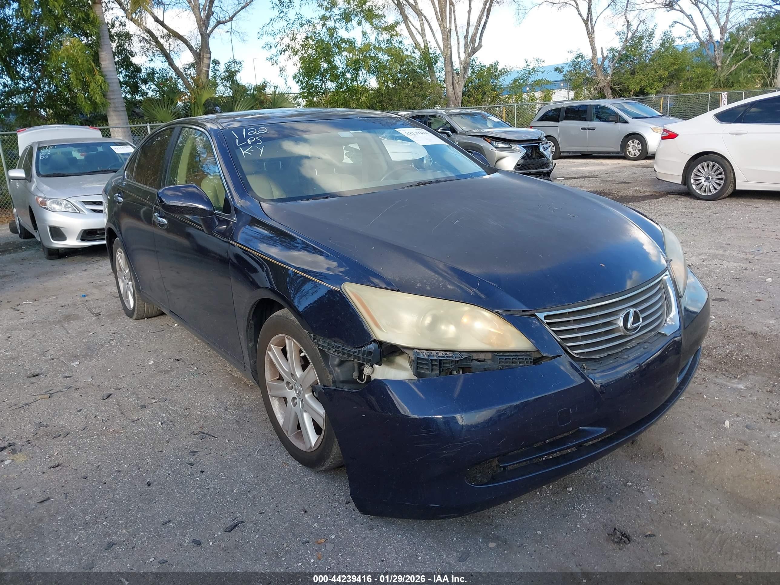 LEXUS ES image 6