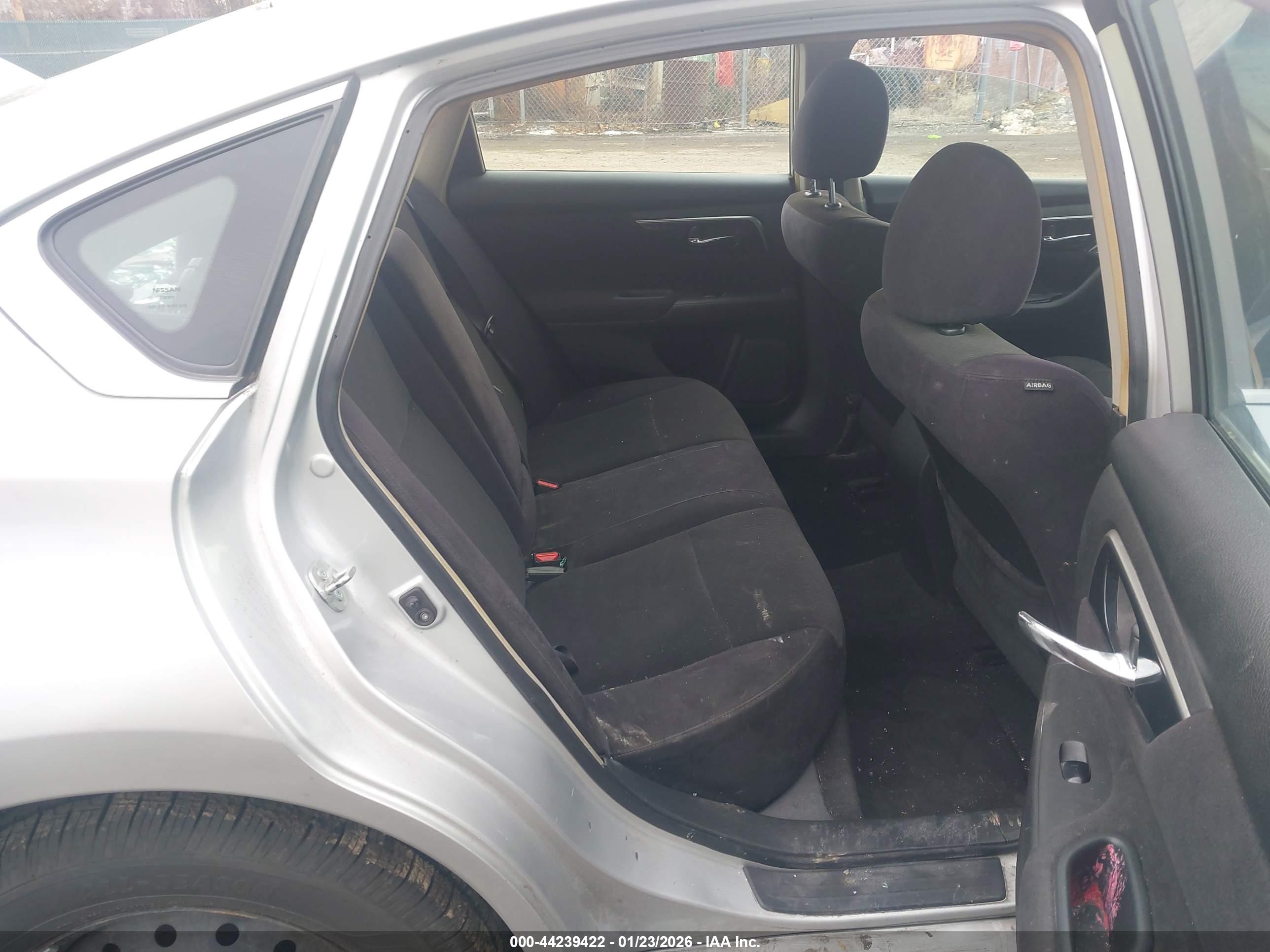 NISSAN ALTIMA image 8