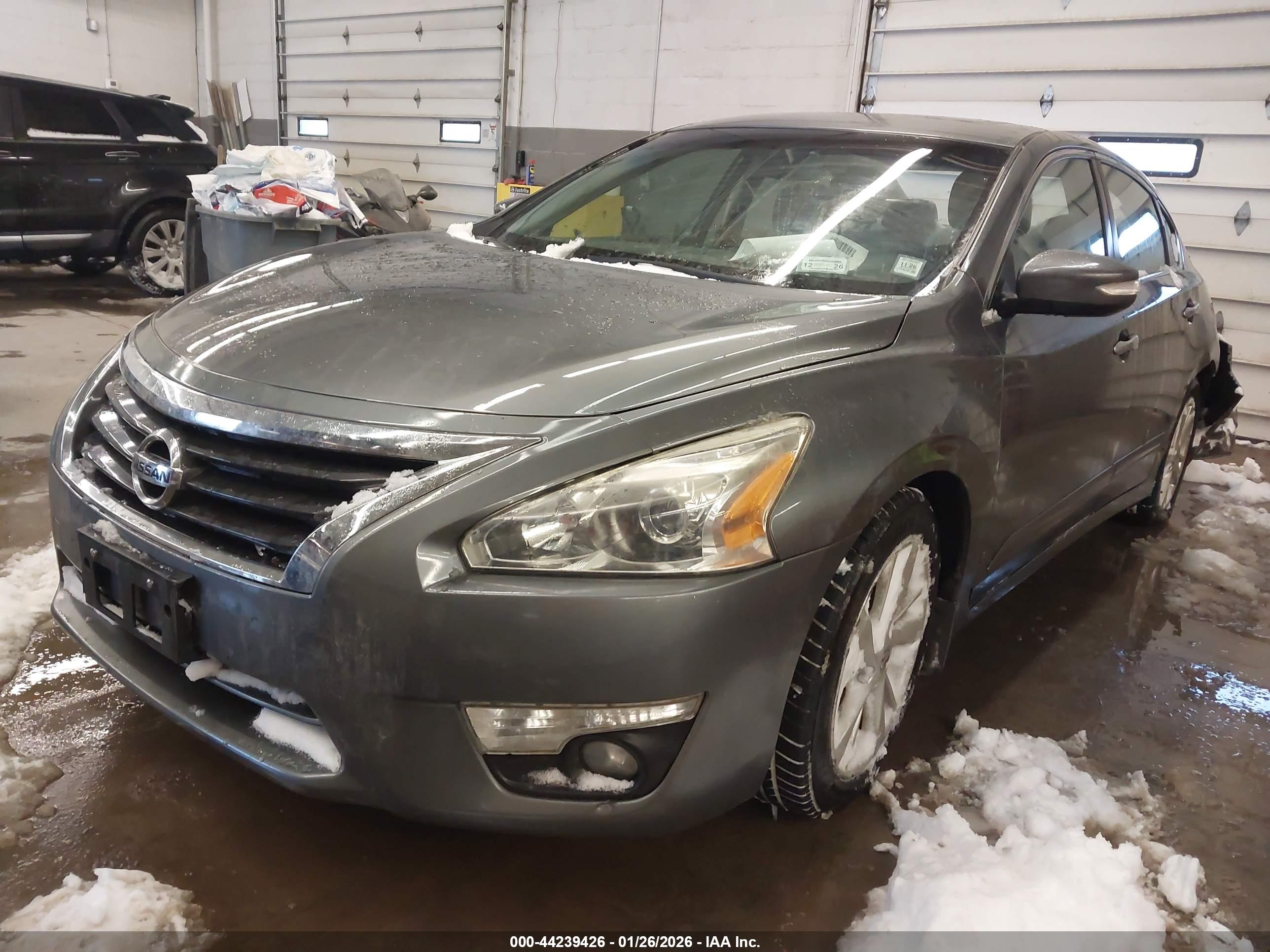 NISSAN ALTIMA image 2