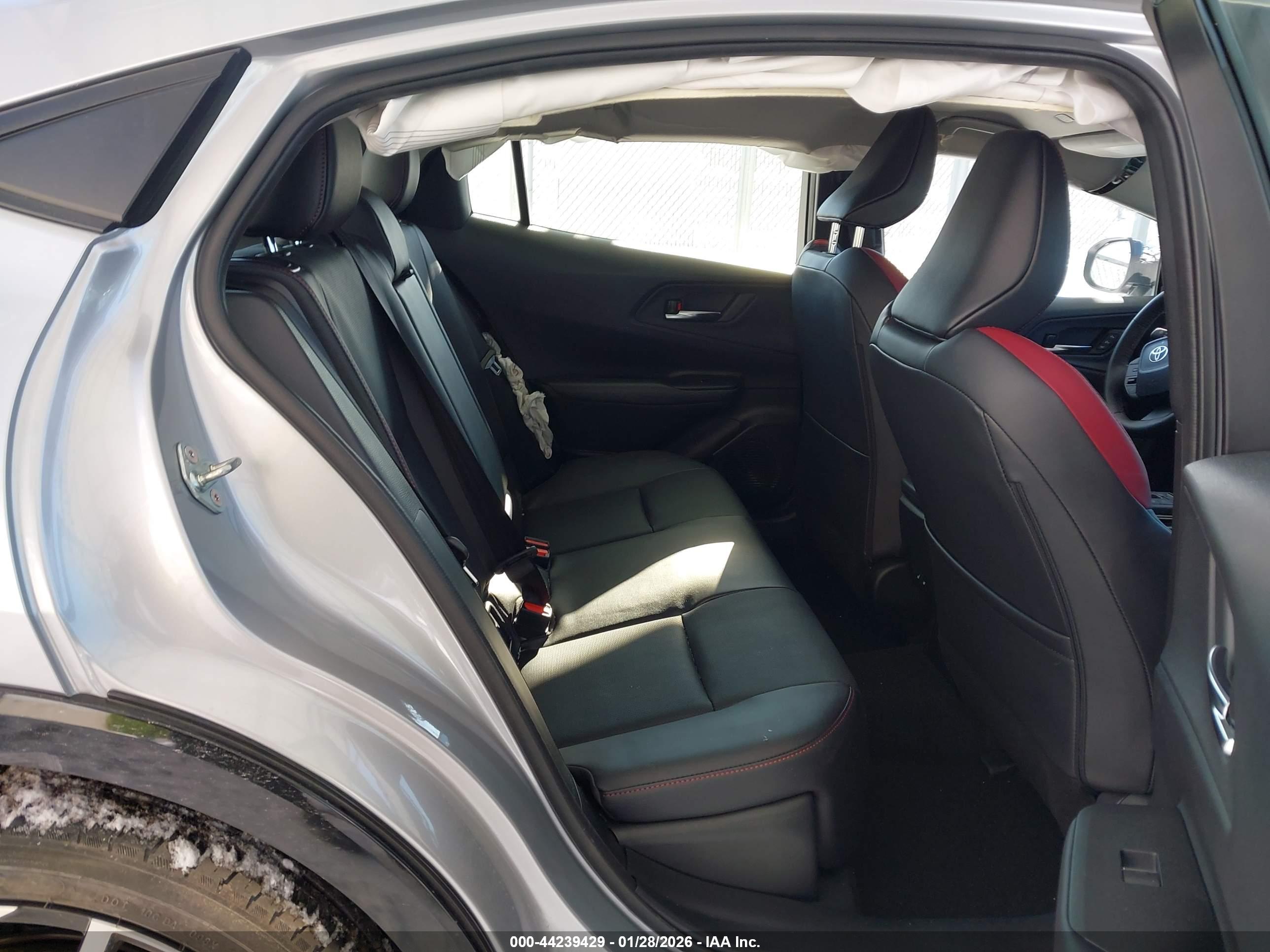 TOYOTA PRIUS image 8