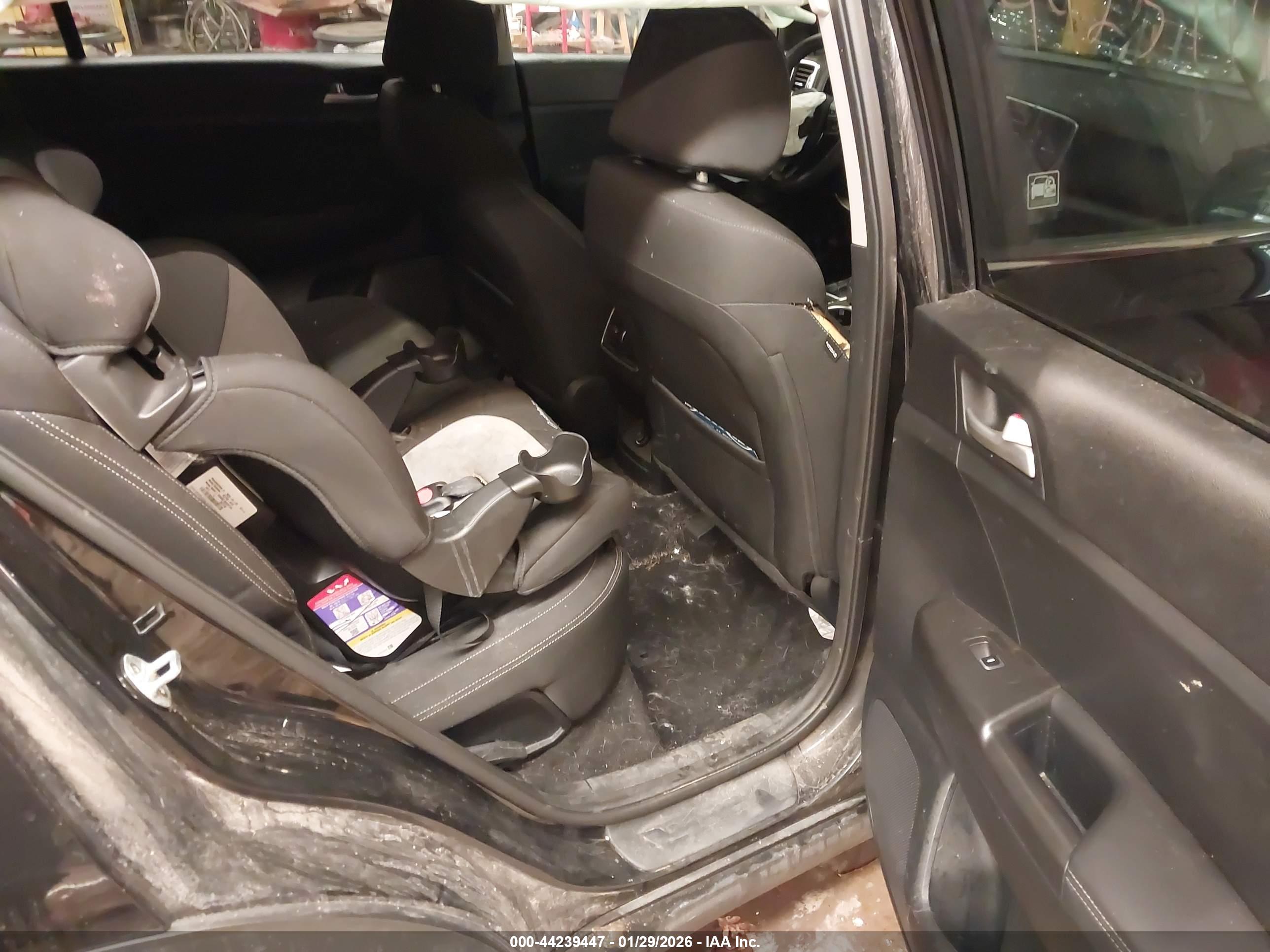 KIA SPORTAGE image 8