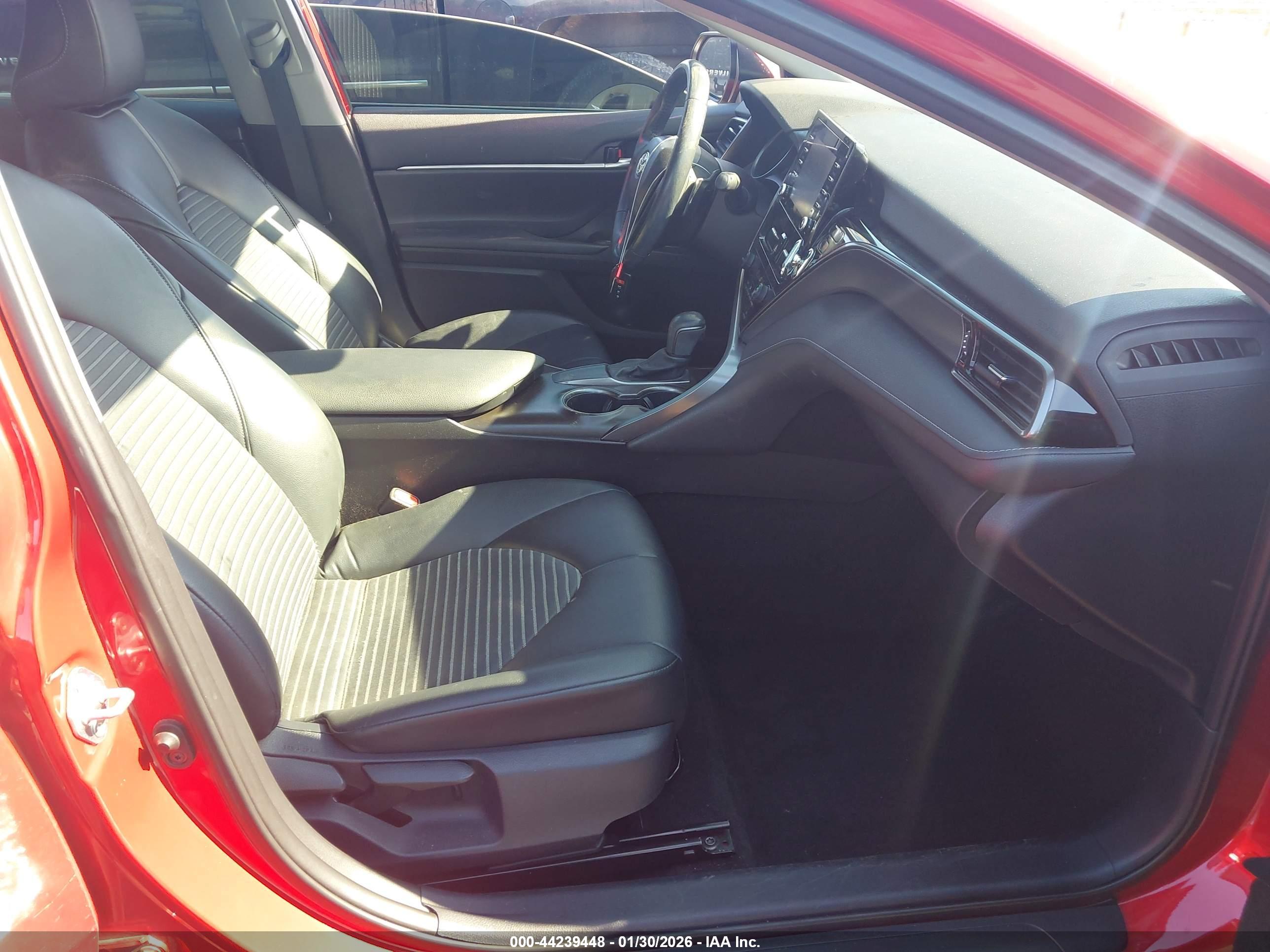 TOYOTA CAMRY image 5