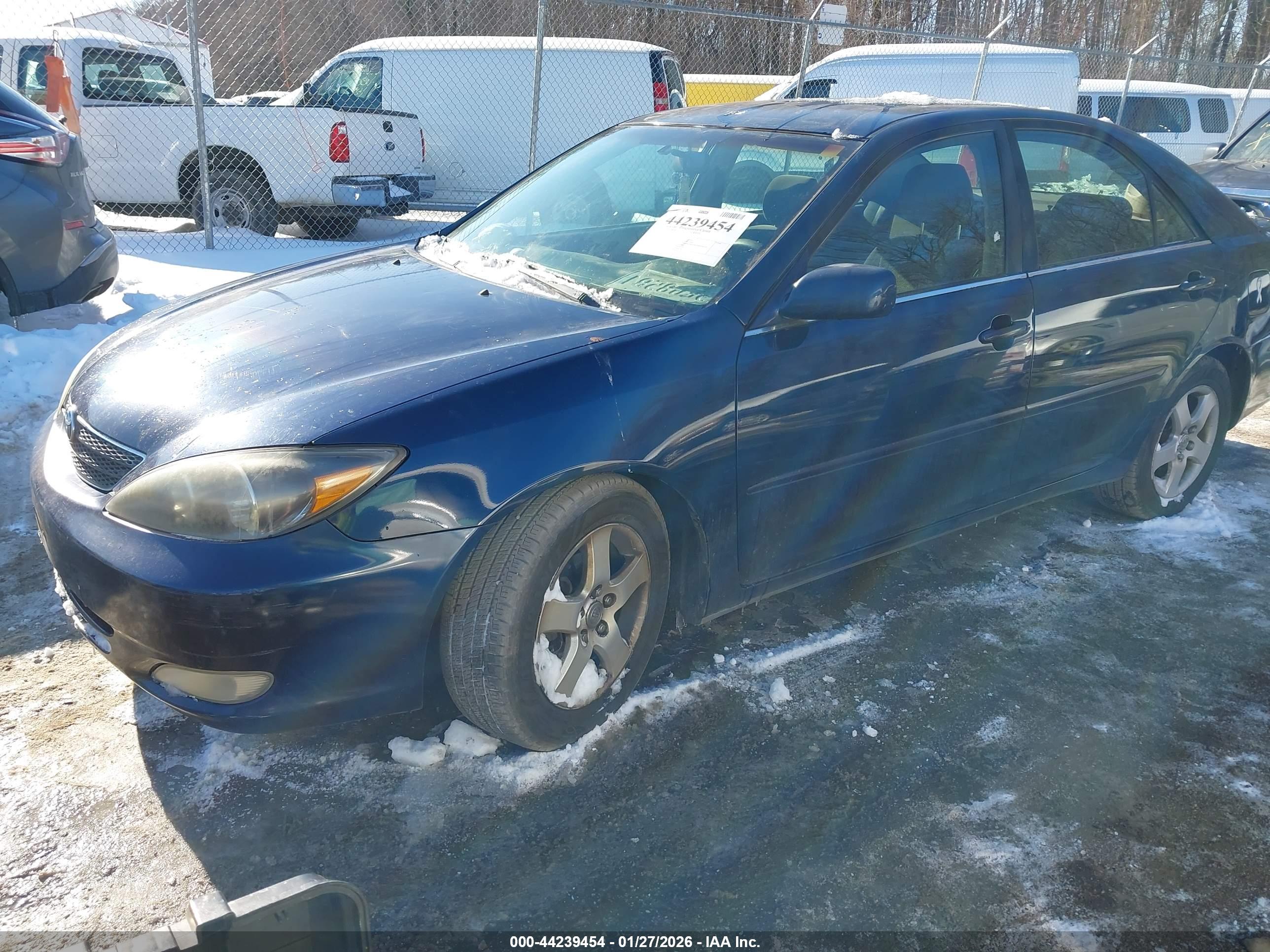 TOYOTA CAMRY image 2