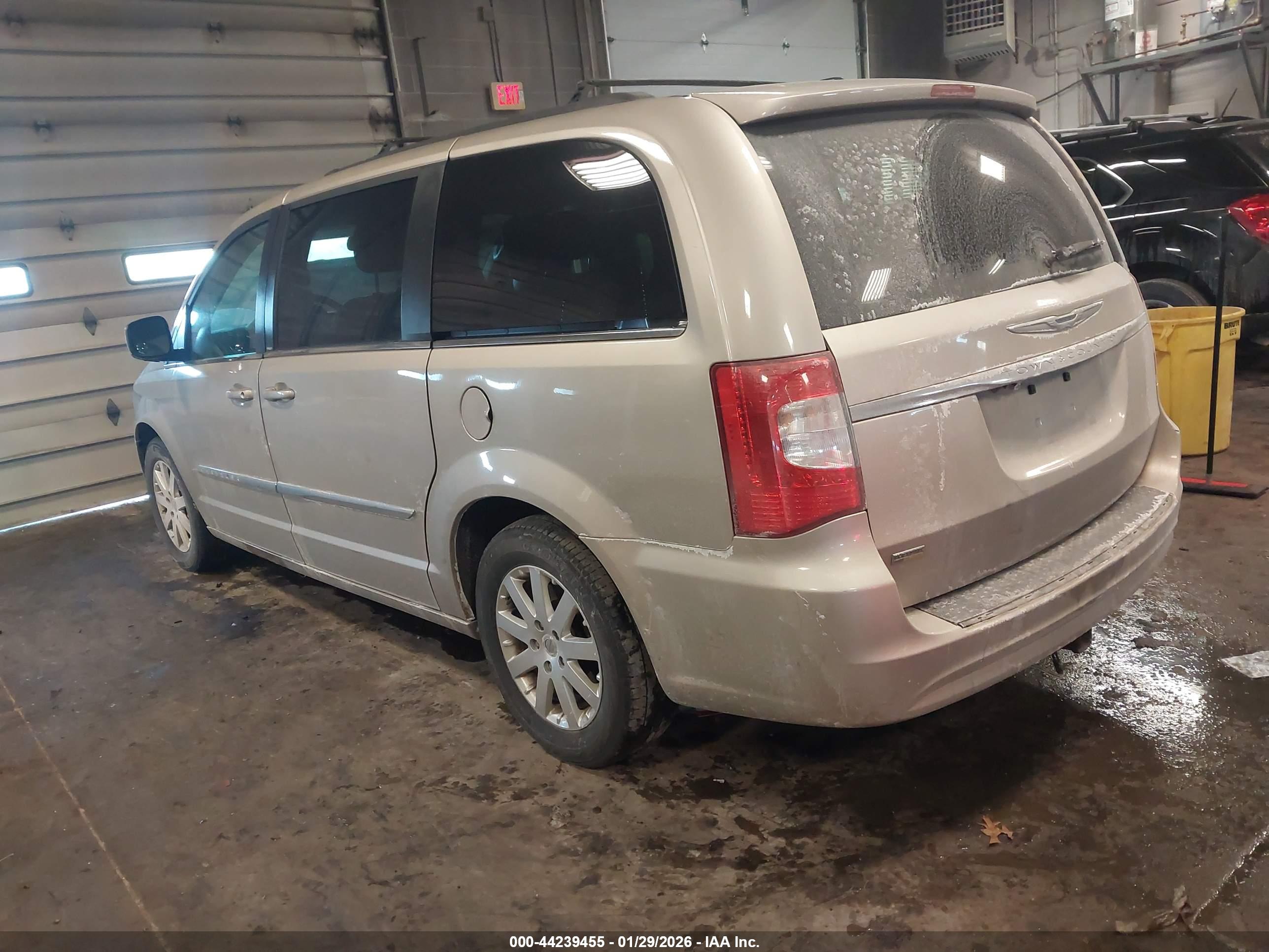 CHRYSLER TOWN image 3