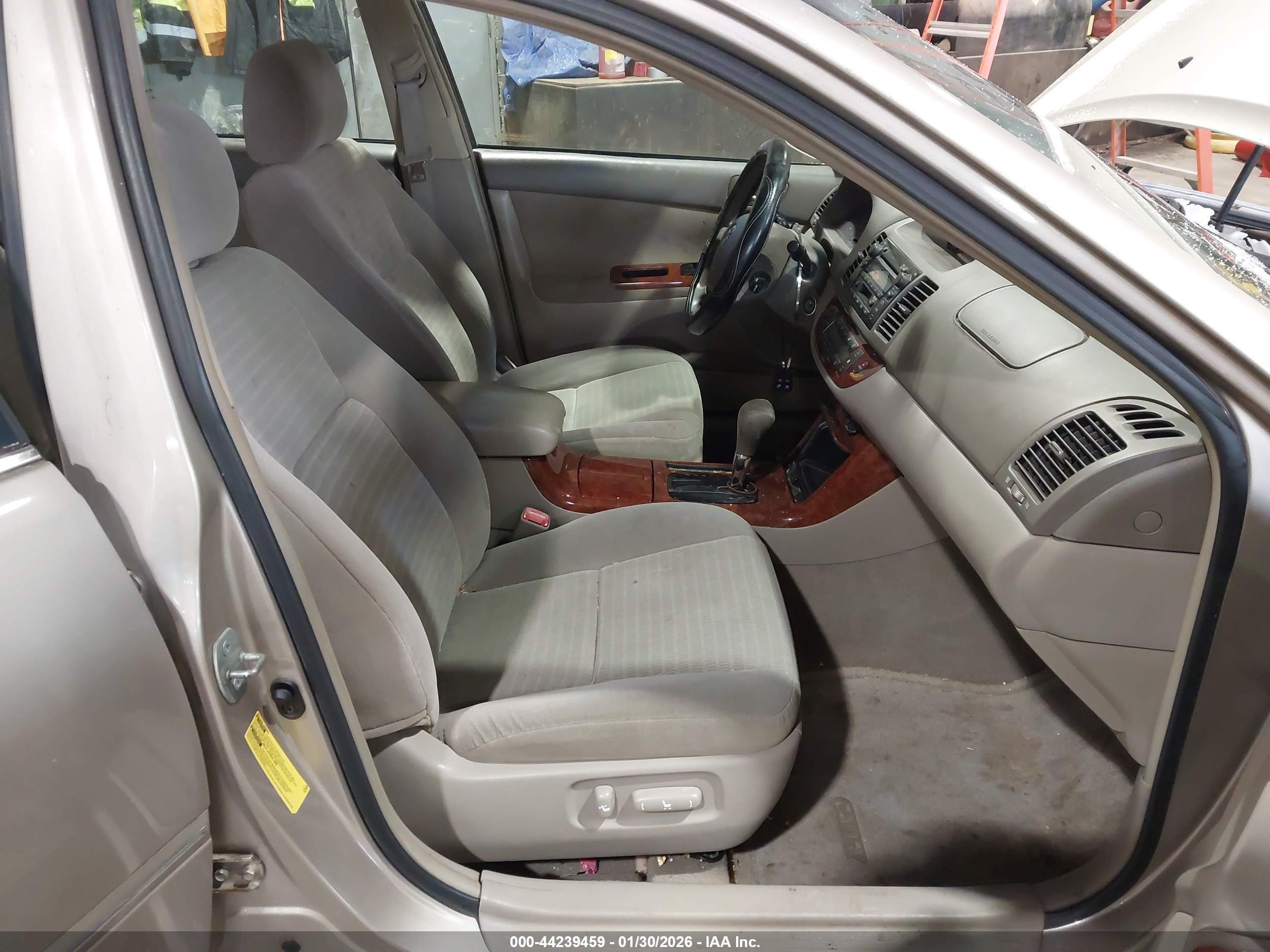 TOYOTA CAMRY image 5