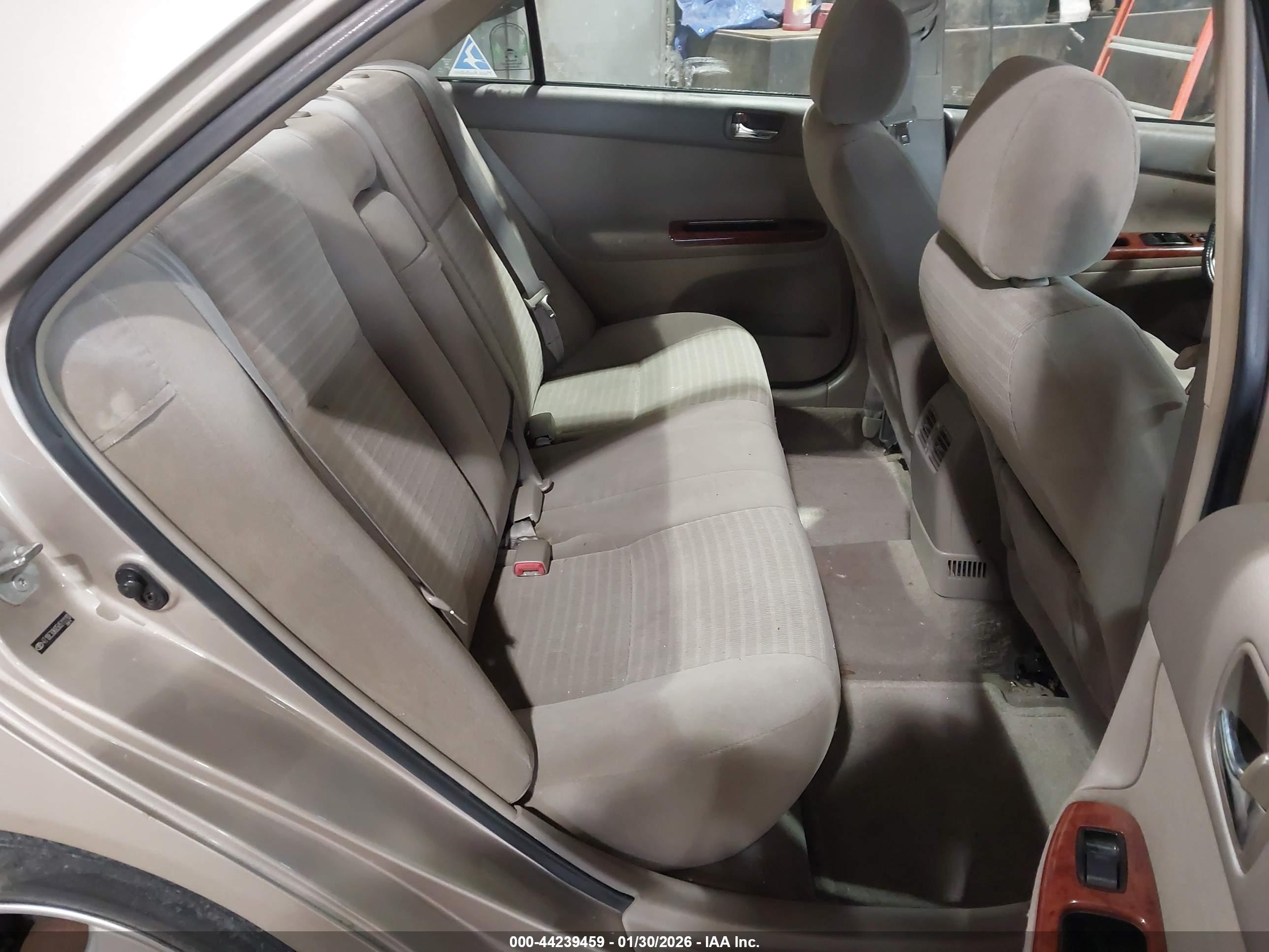 TOYOTA CAMRY image 8