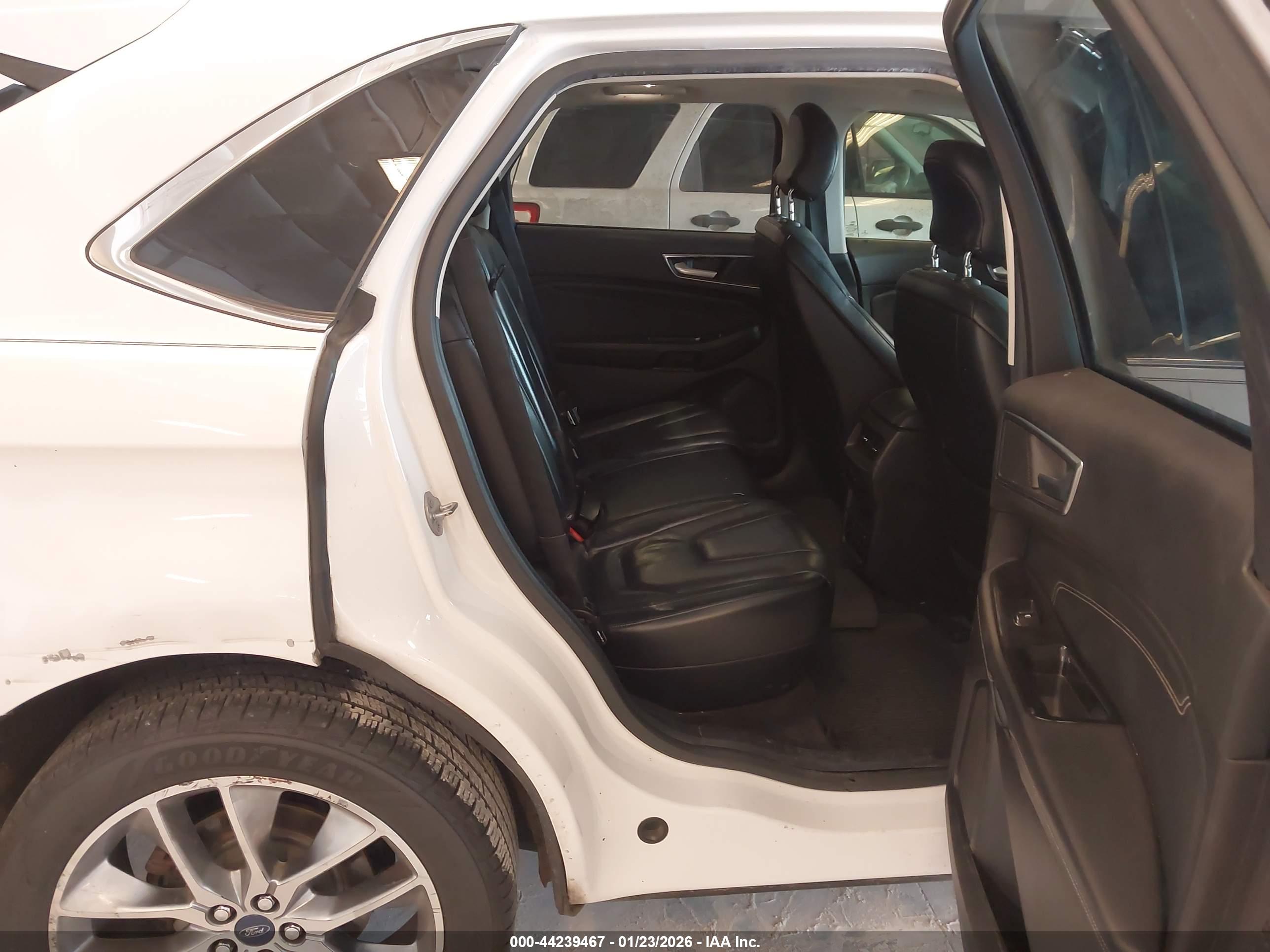 FORD EDGE image 8