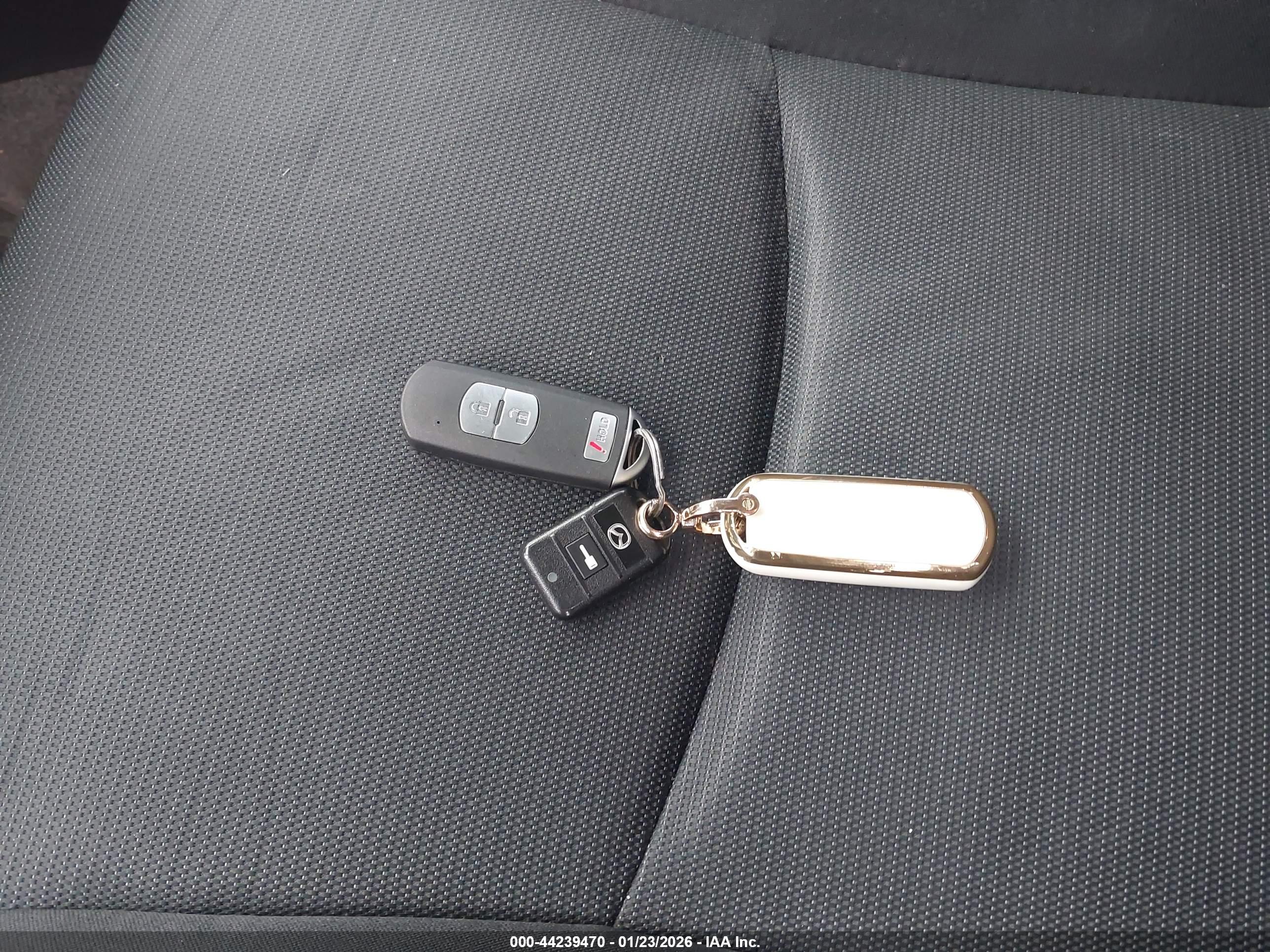 MAZDA MAZDA3 image 11