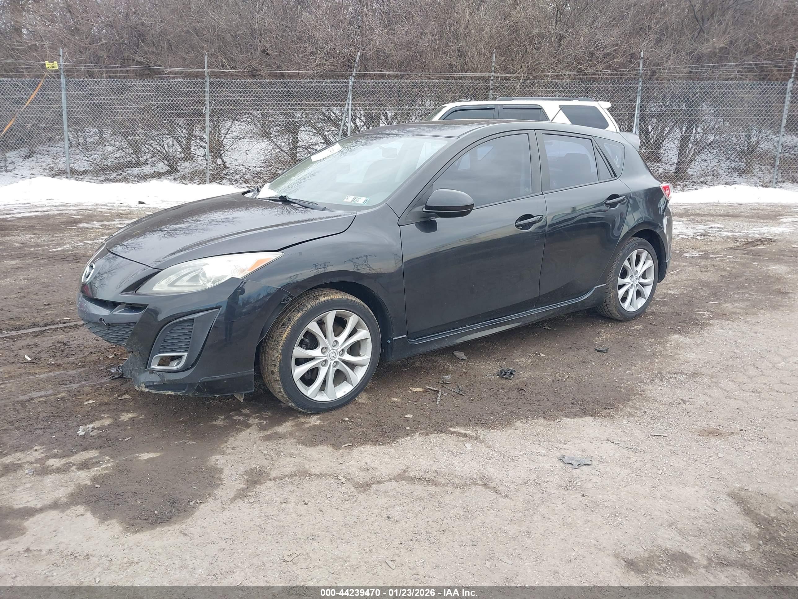 MAZDA MAZDA3 image 2