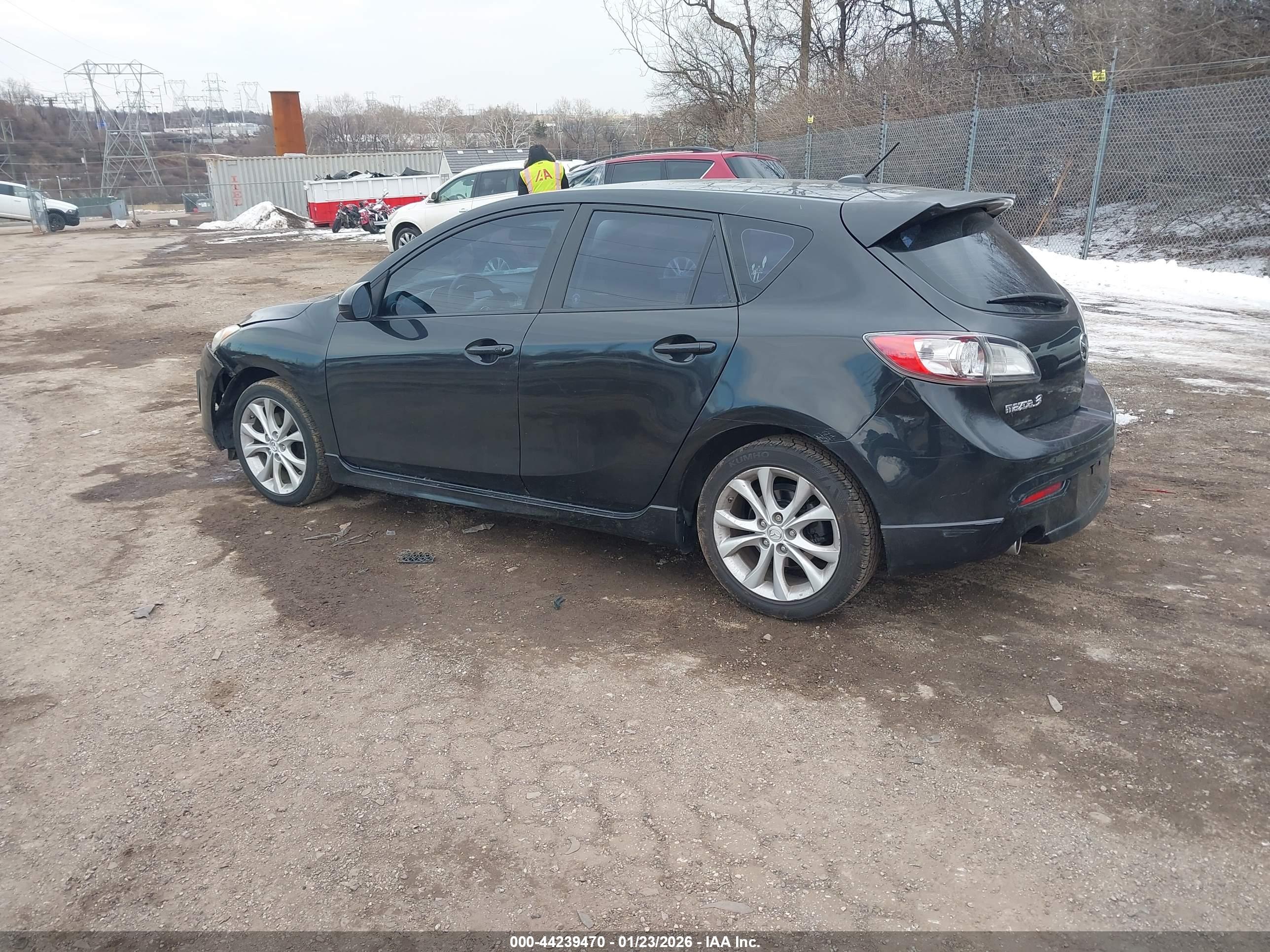 MAZDA MAZDA3 image 3