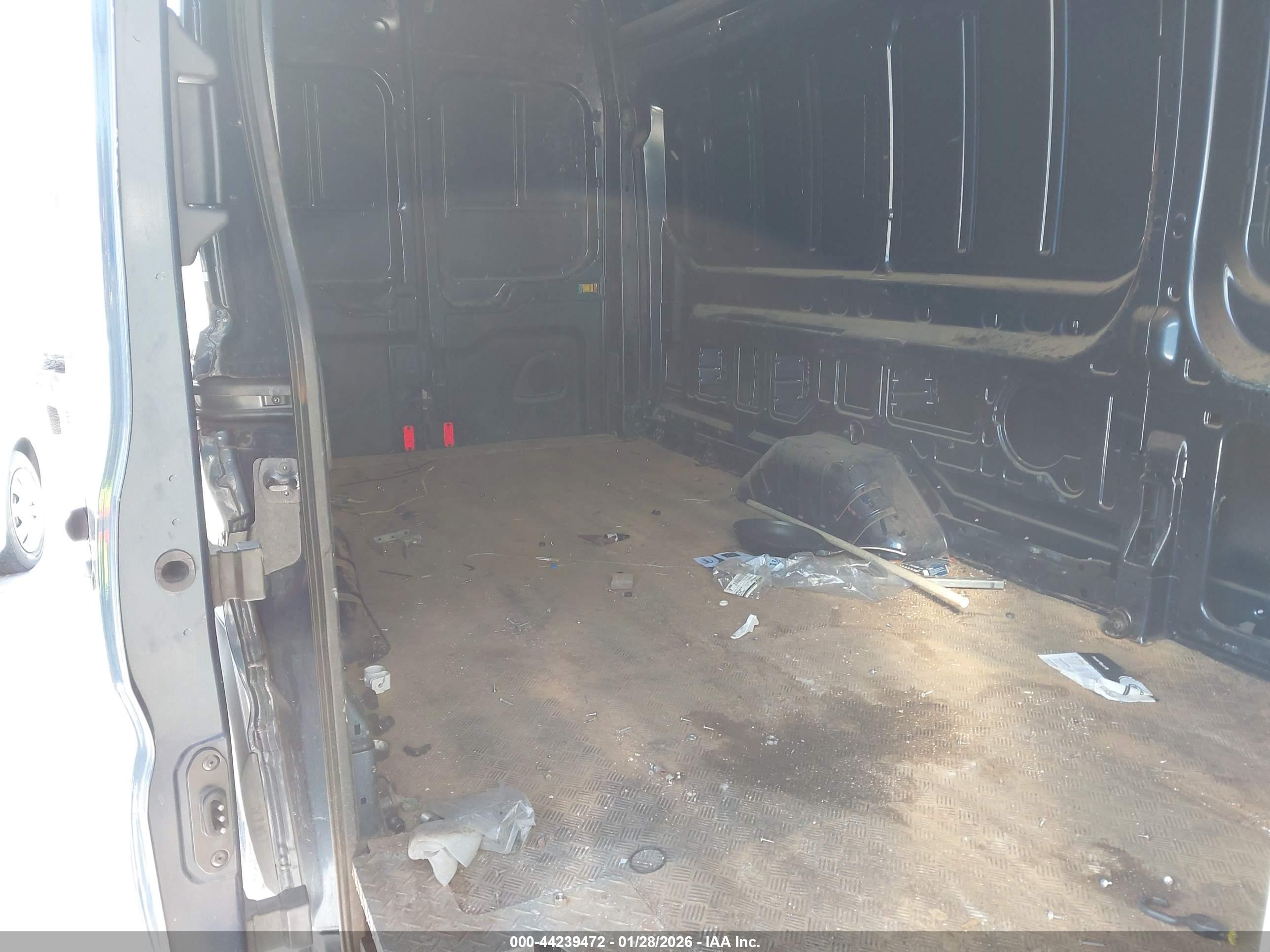 FORD TRANSIT-250 image 8