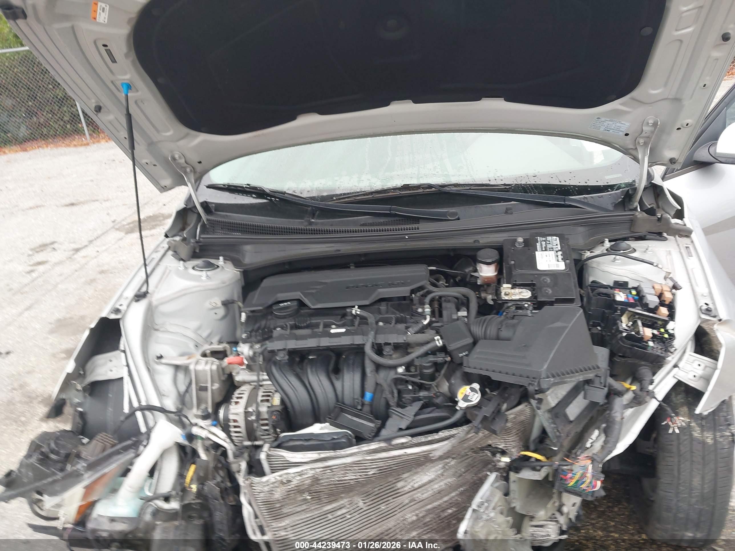 HYUNDAI ELANTRA image 10