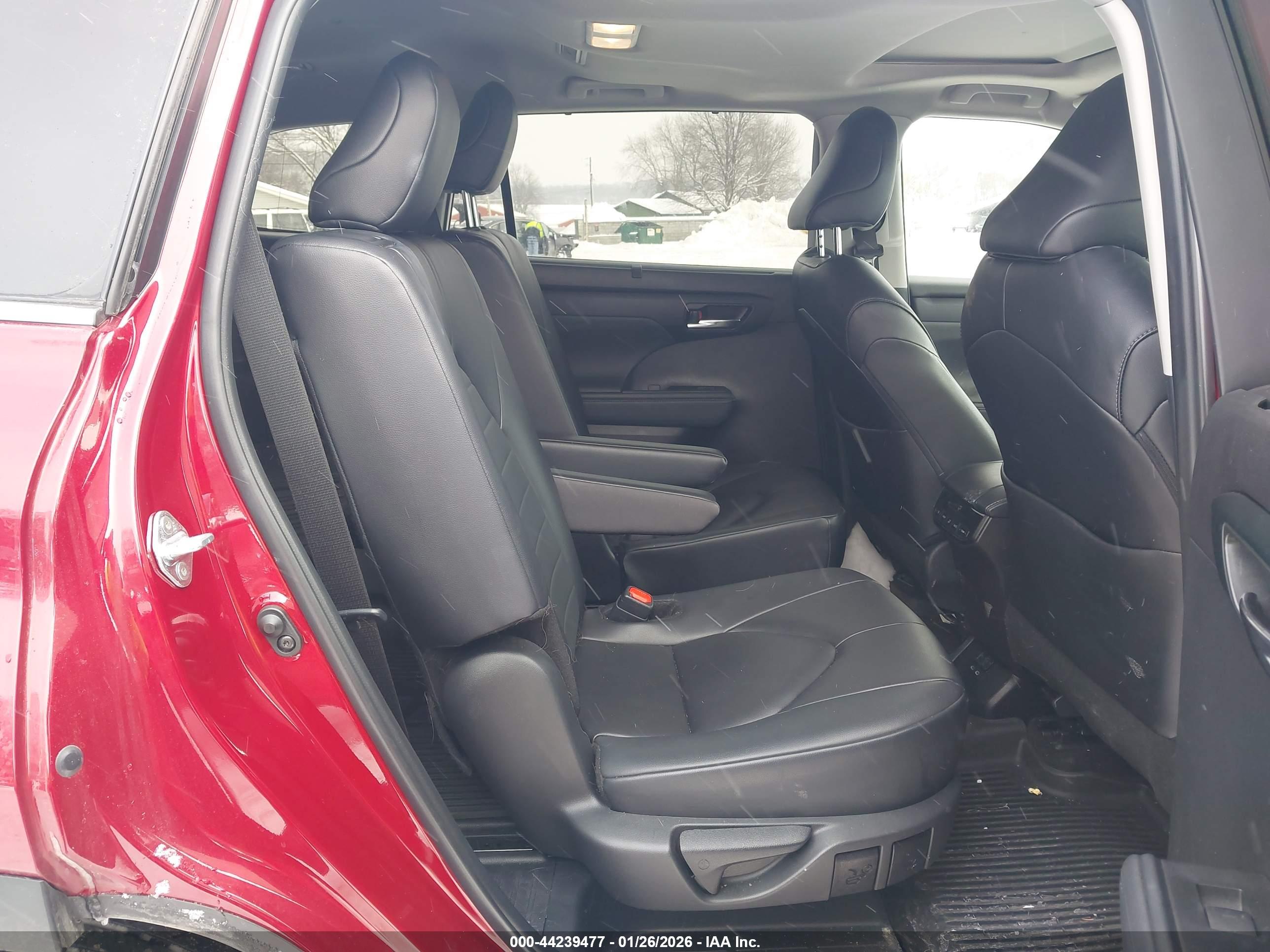 TOYOTA HIGHLANDER image 8