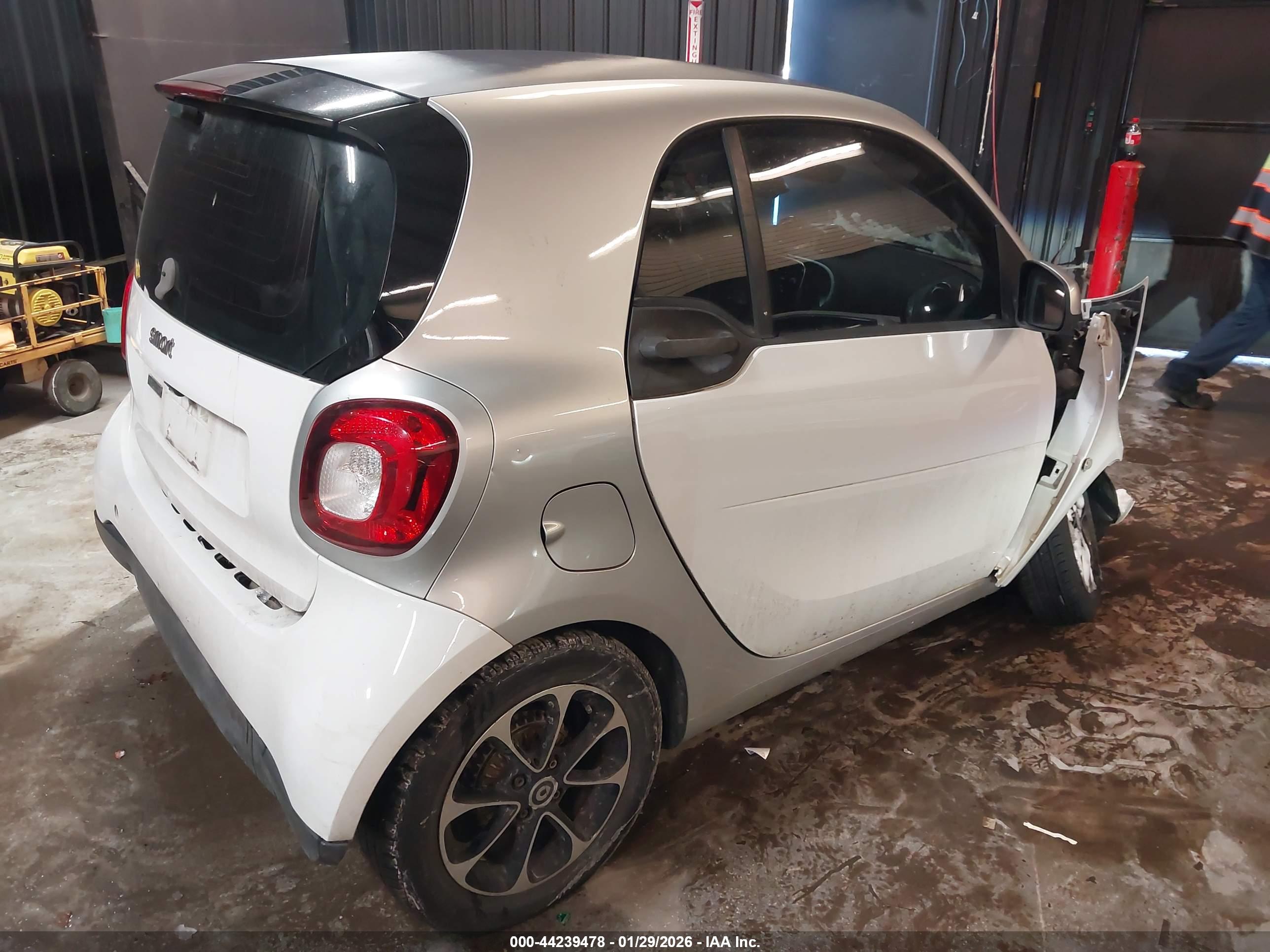 SMART FORTWO image 4