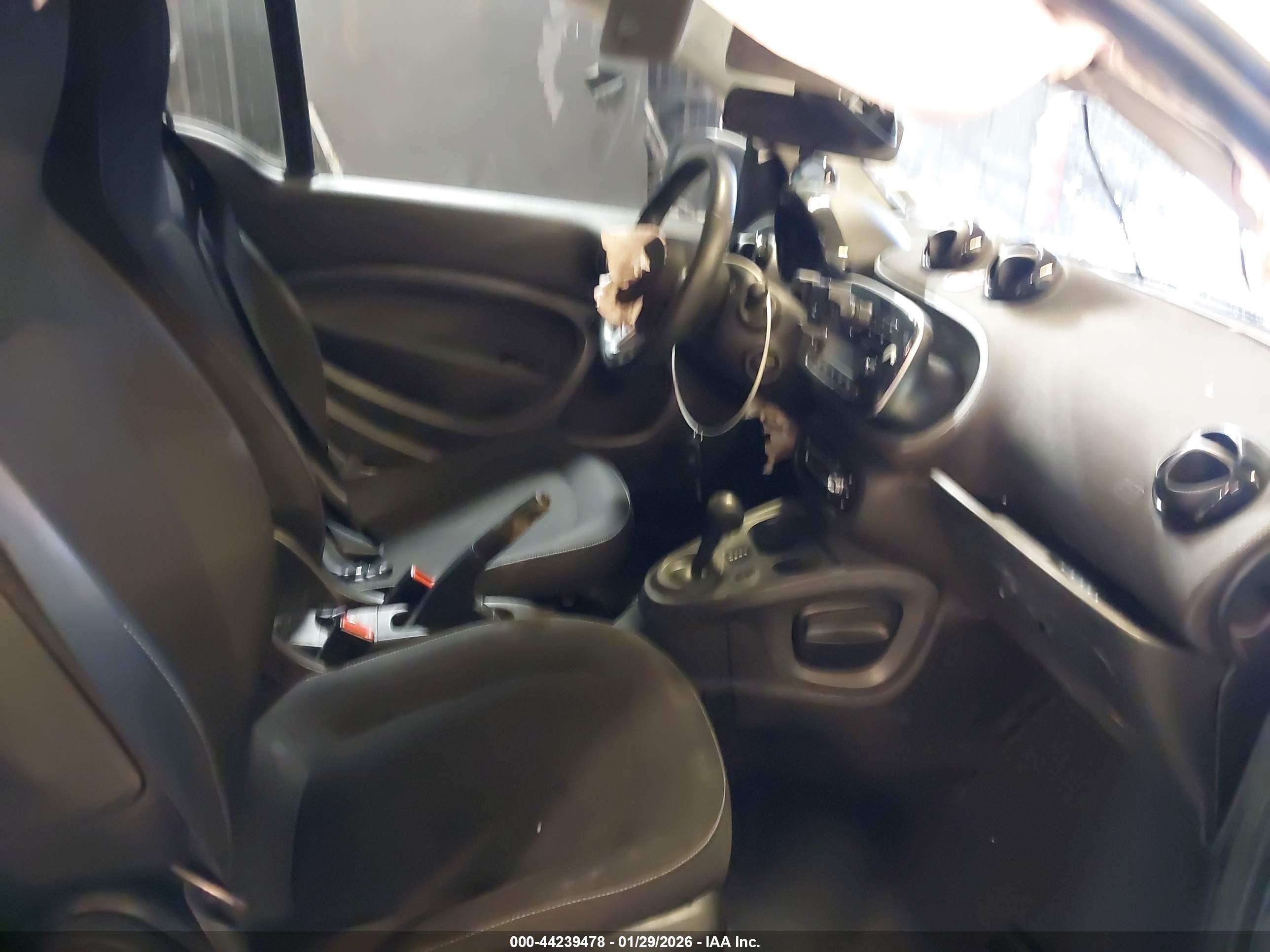 SMART FORTWO image 5