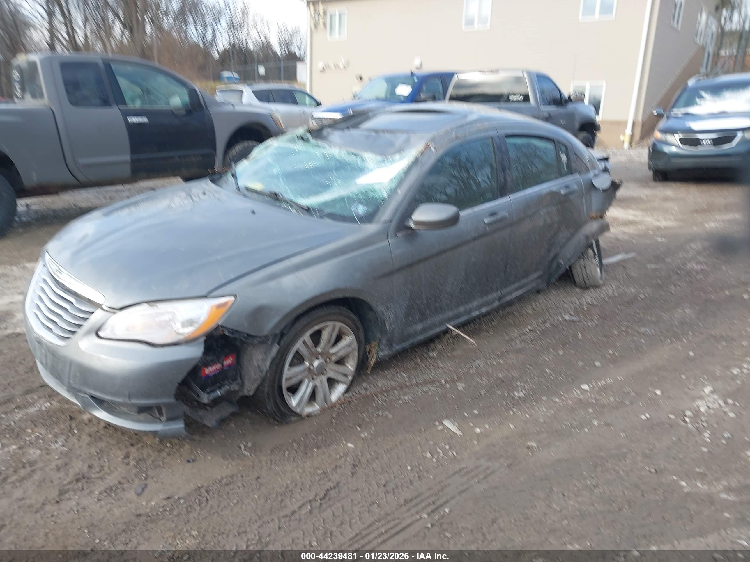 CHRYSLER 200 image 2