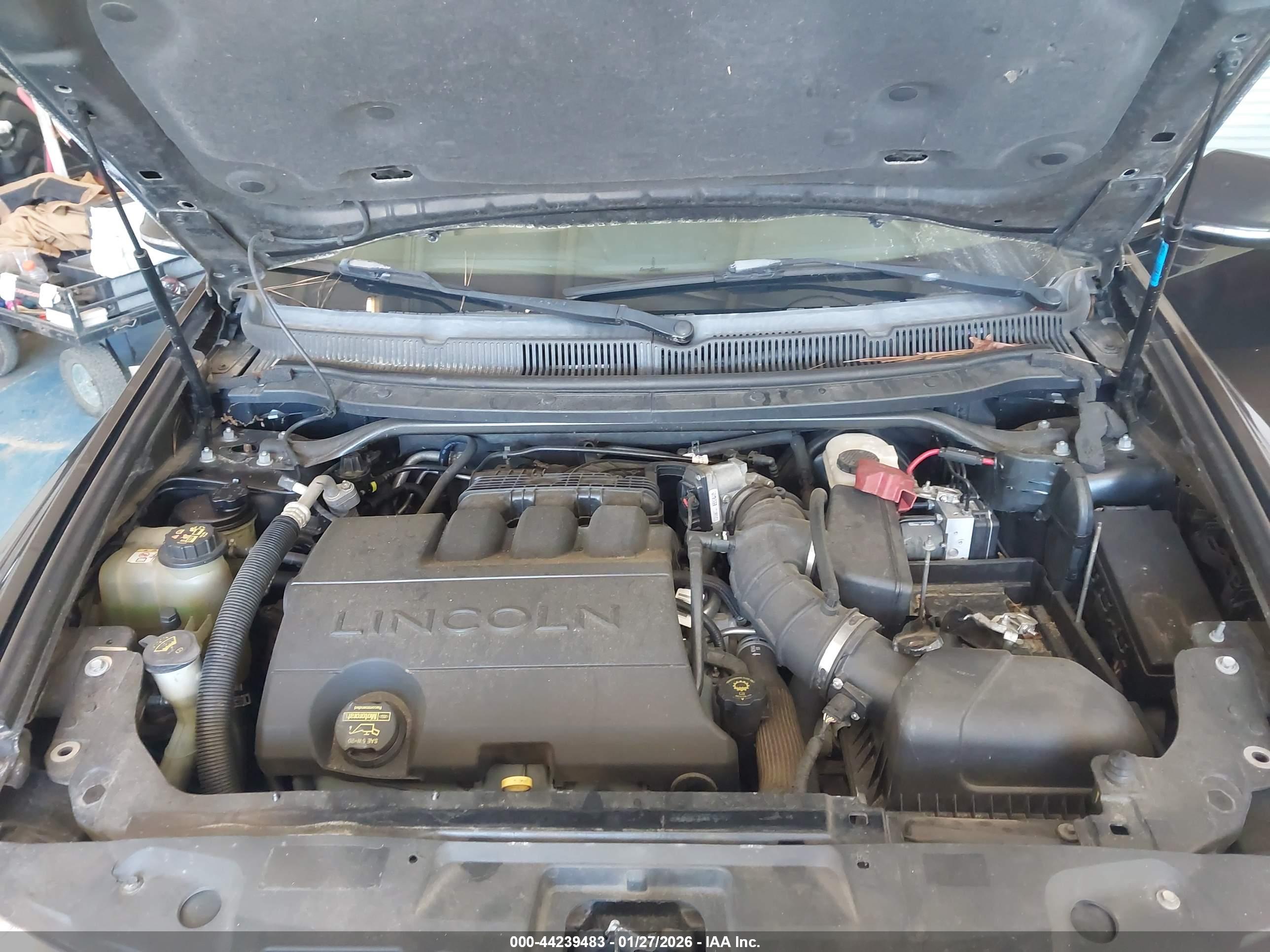 LINCOLN MKT image 10
