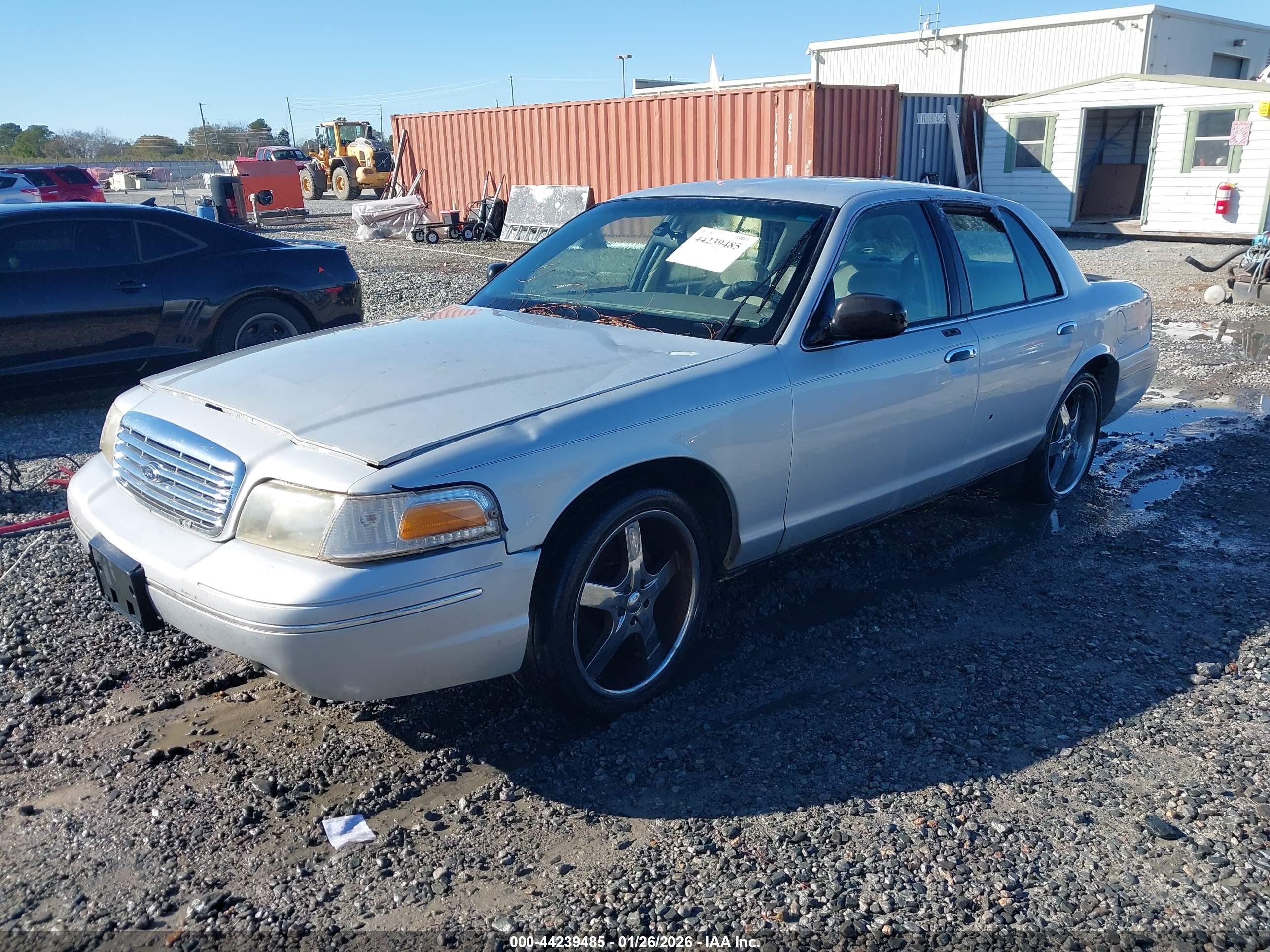 FORD CROWN image 2