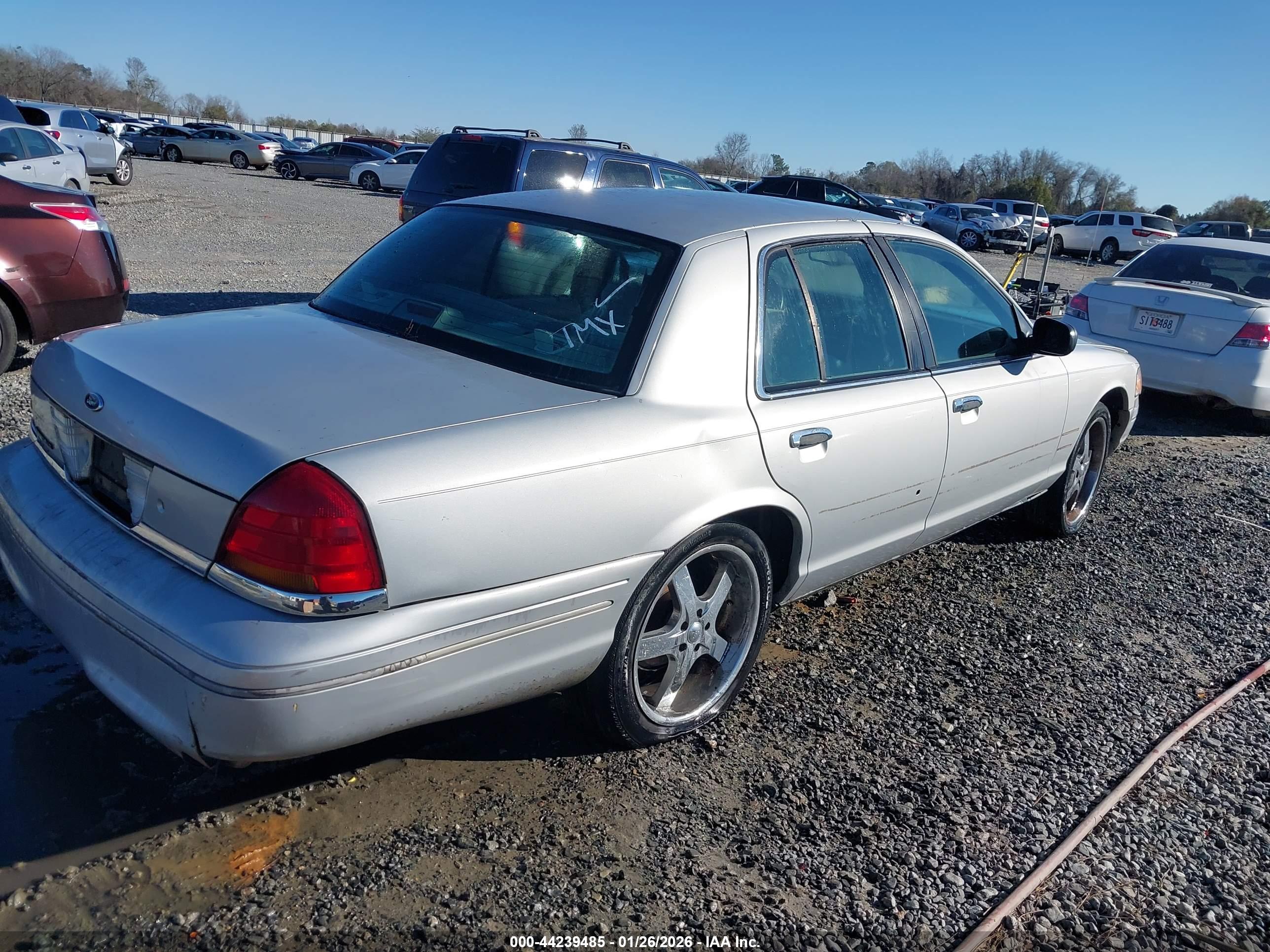 FORD CROWN image 4