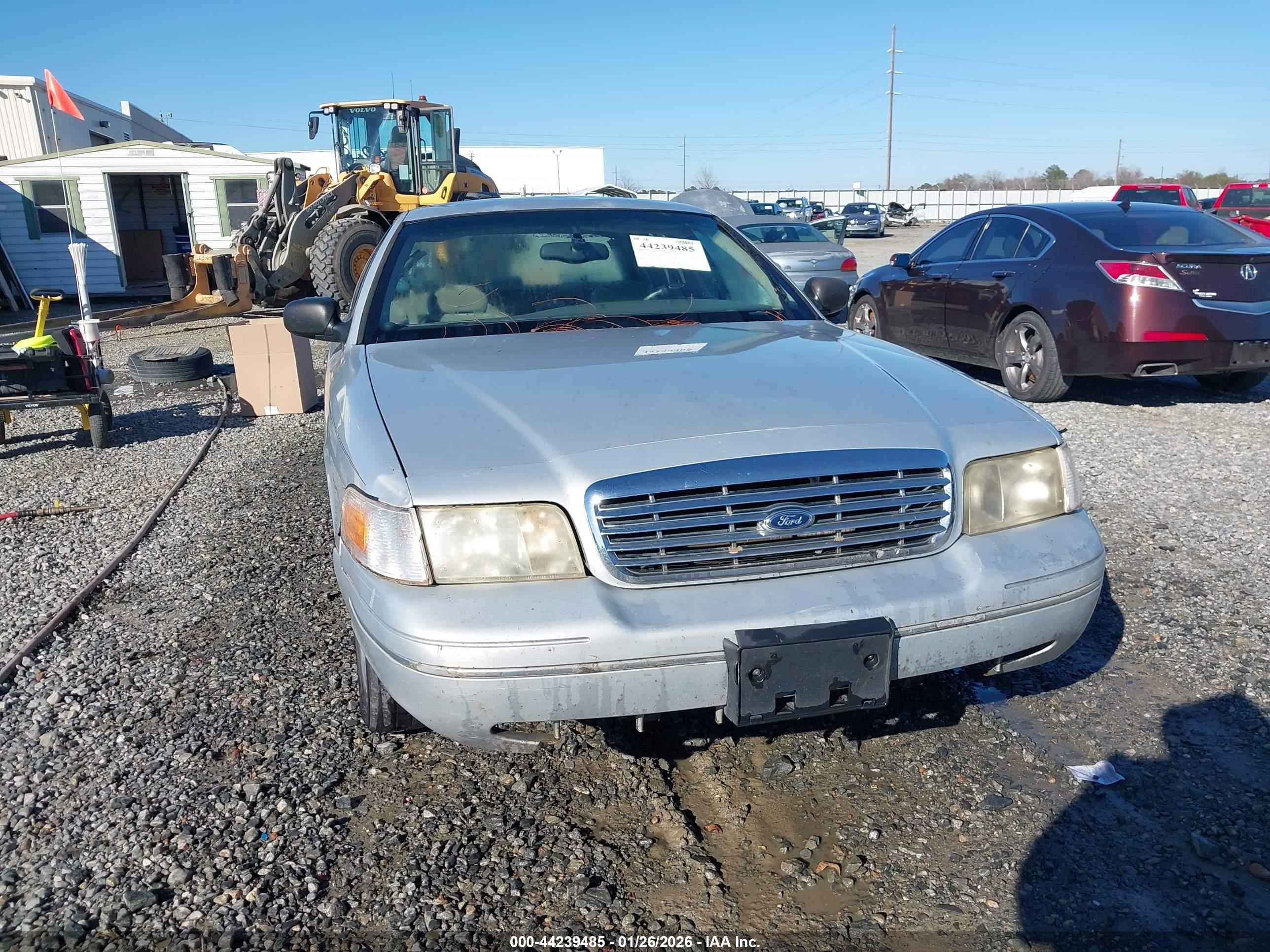 FORD CROWN image 6