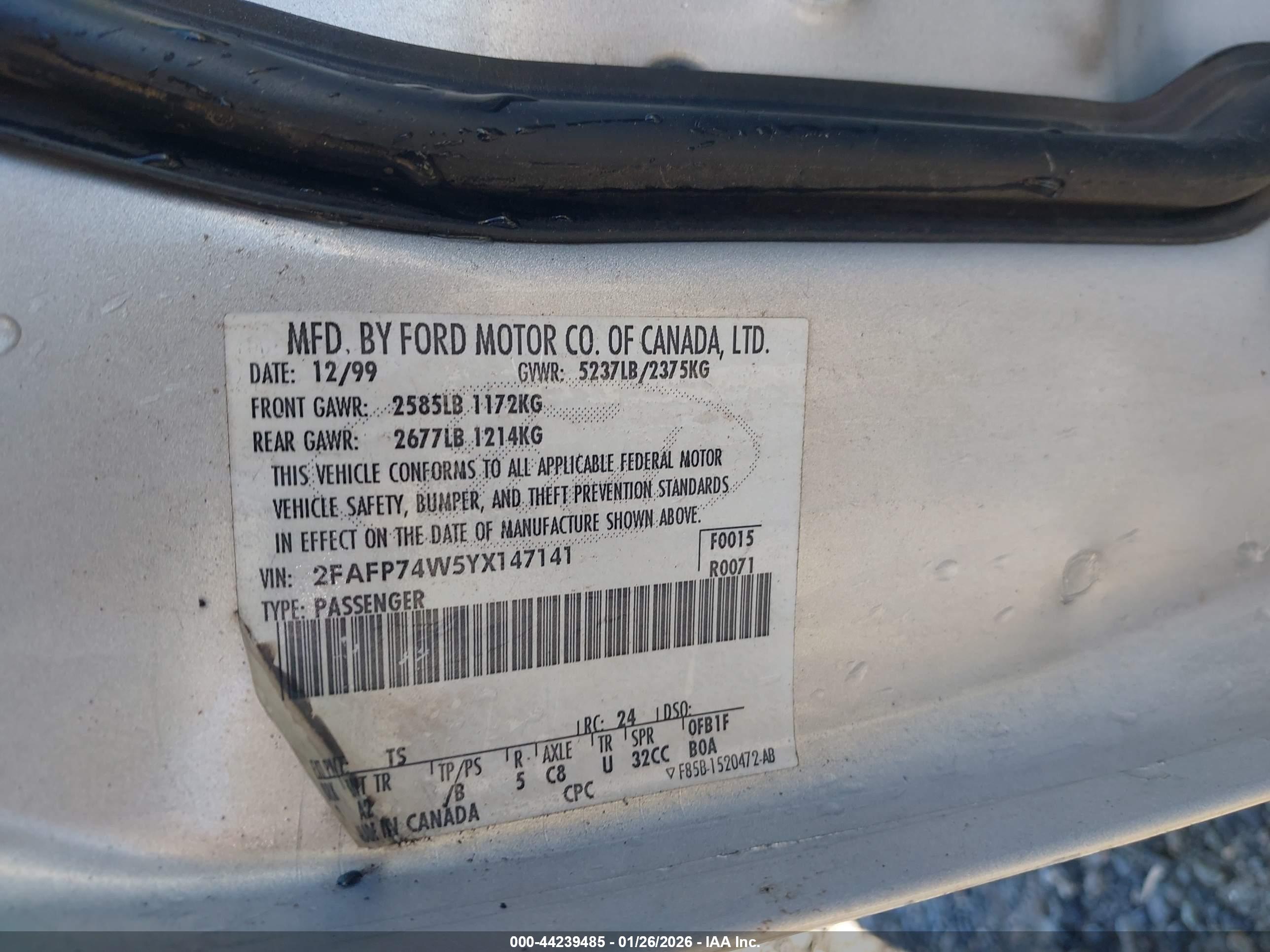 FORD CROWN image 9