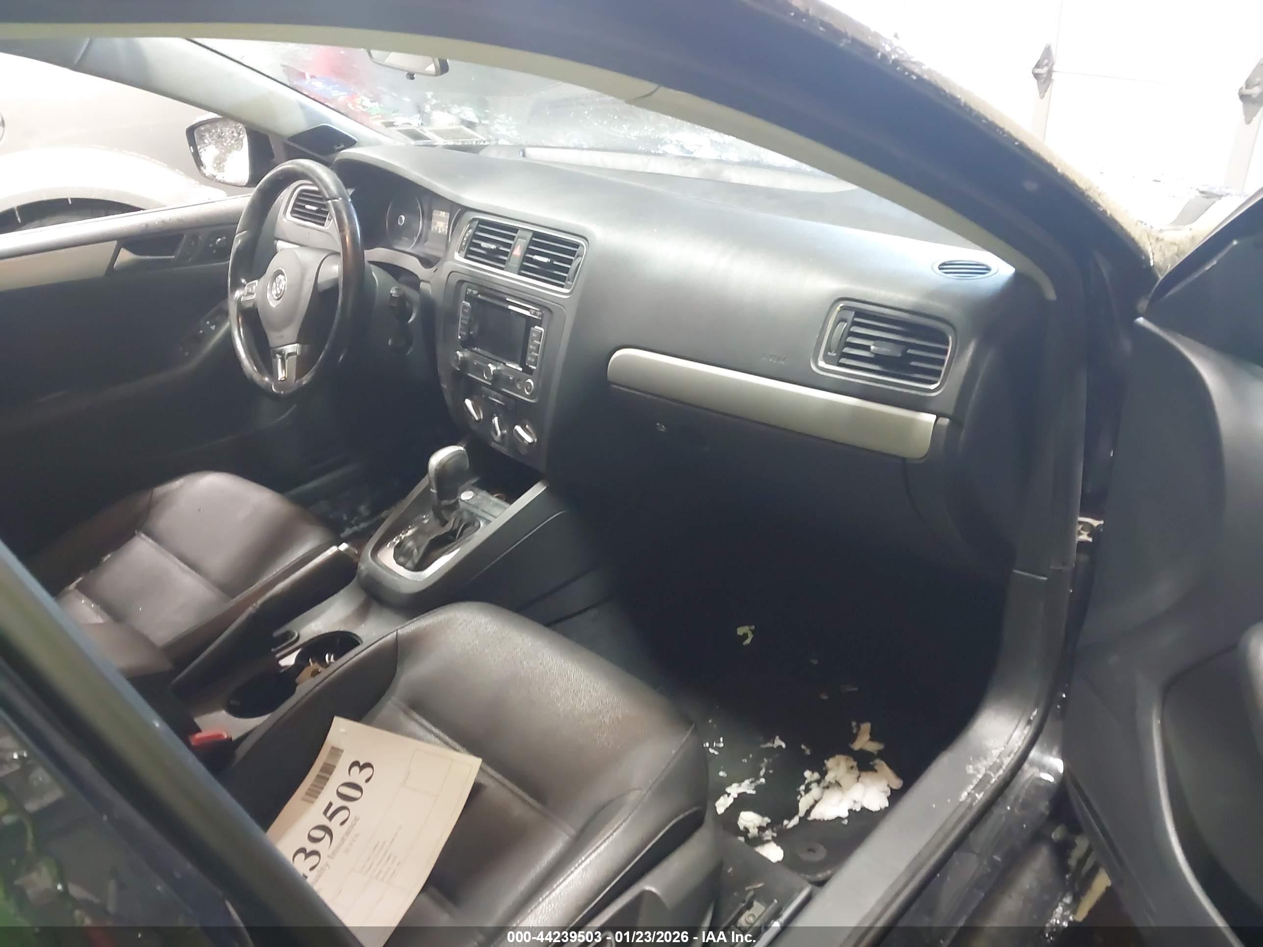 VOLKSWAGEN JETTA image 5