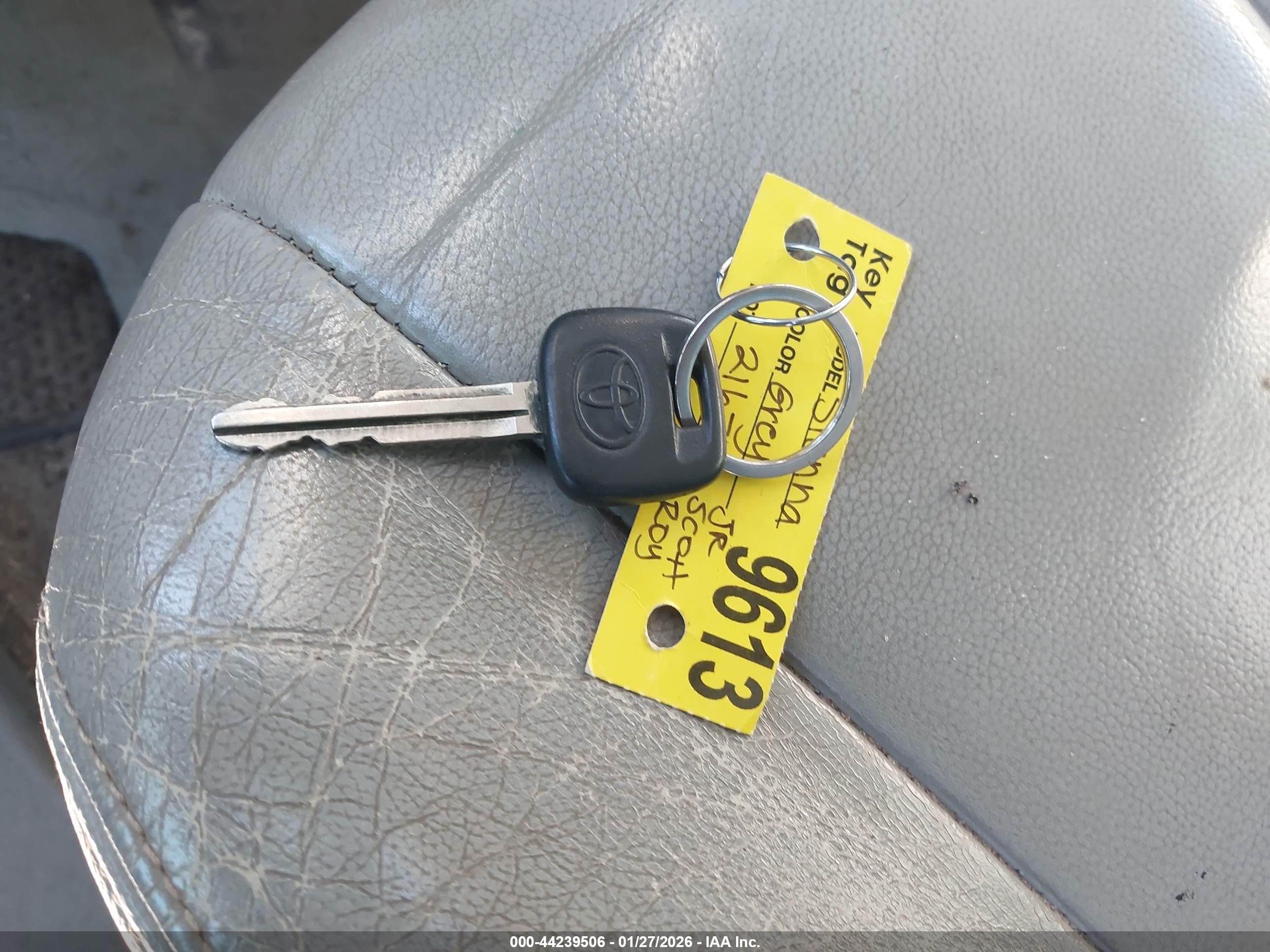 TOYOTA SIENNA image 11