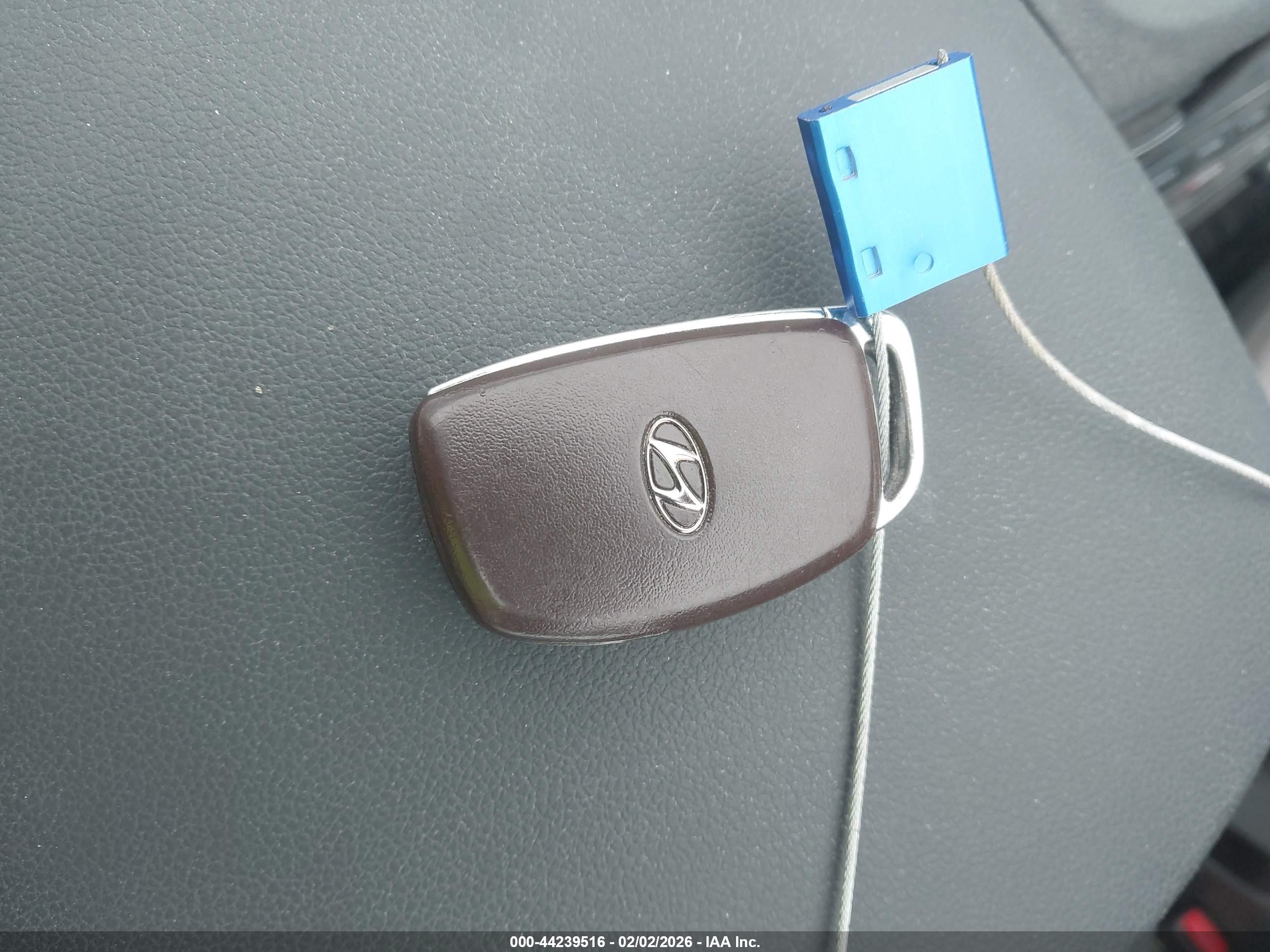 HYUNDAI ELANTRA image 11