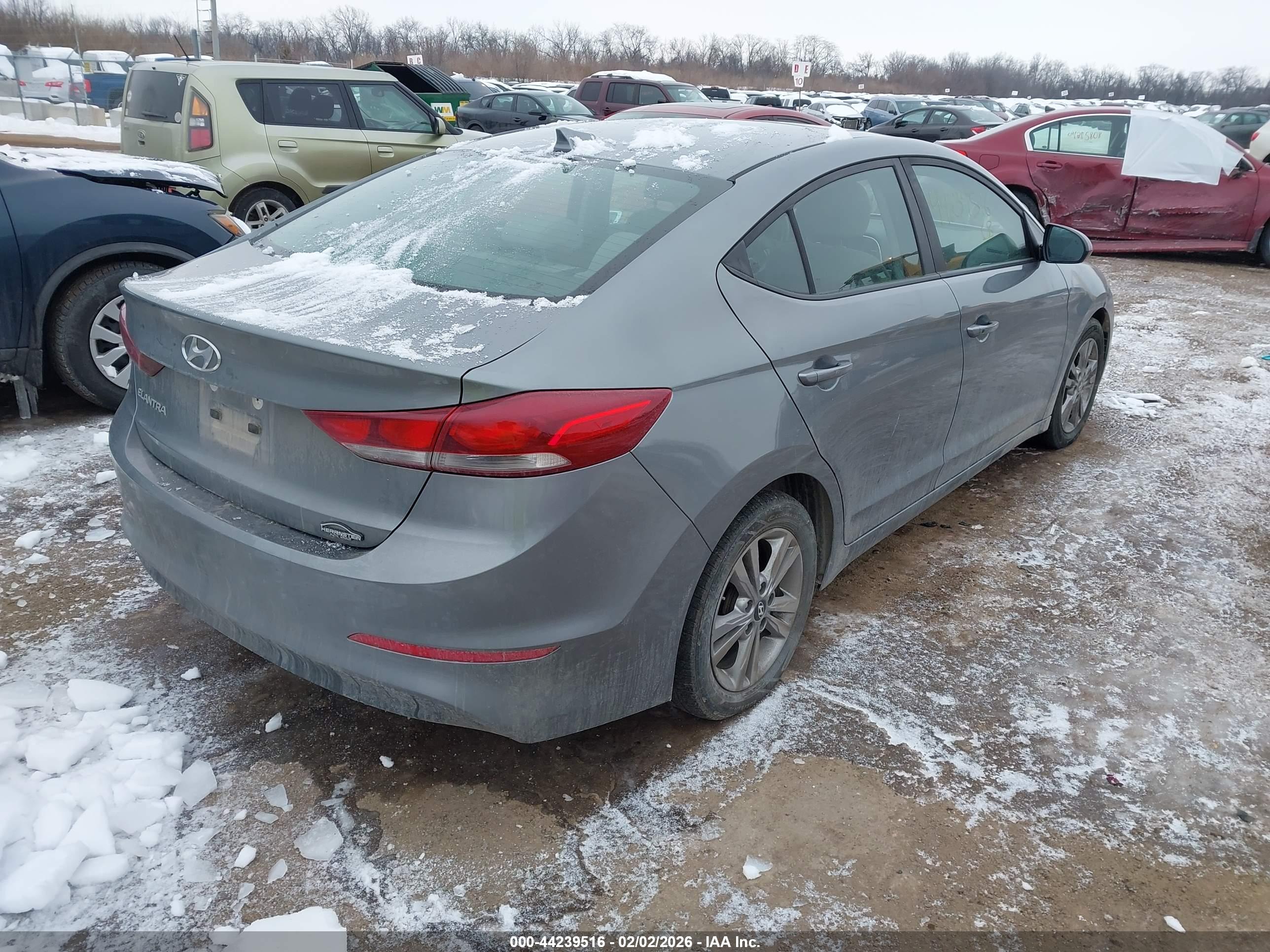 HYUNDAI ELANTRA image 4