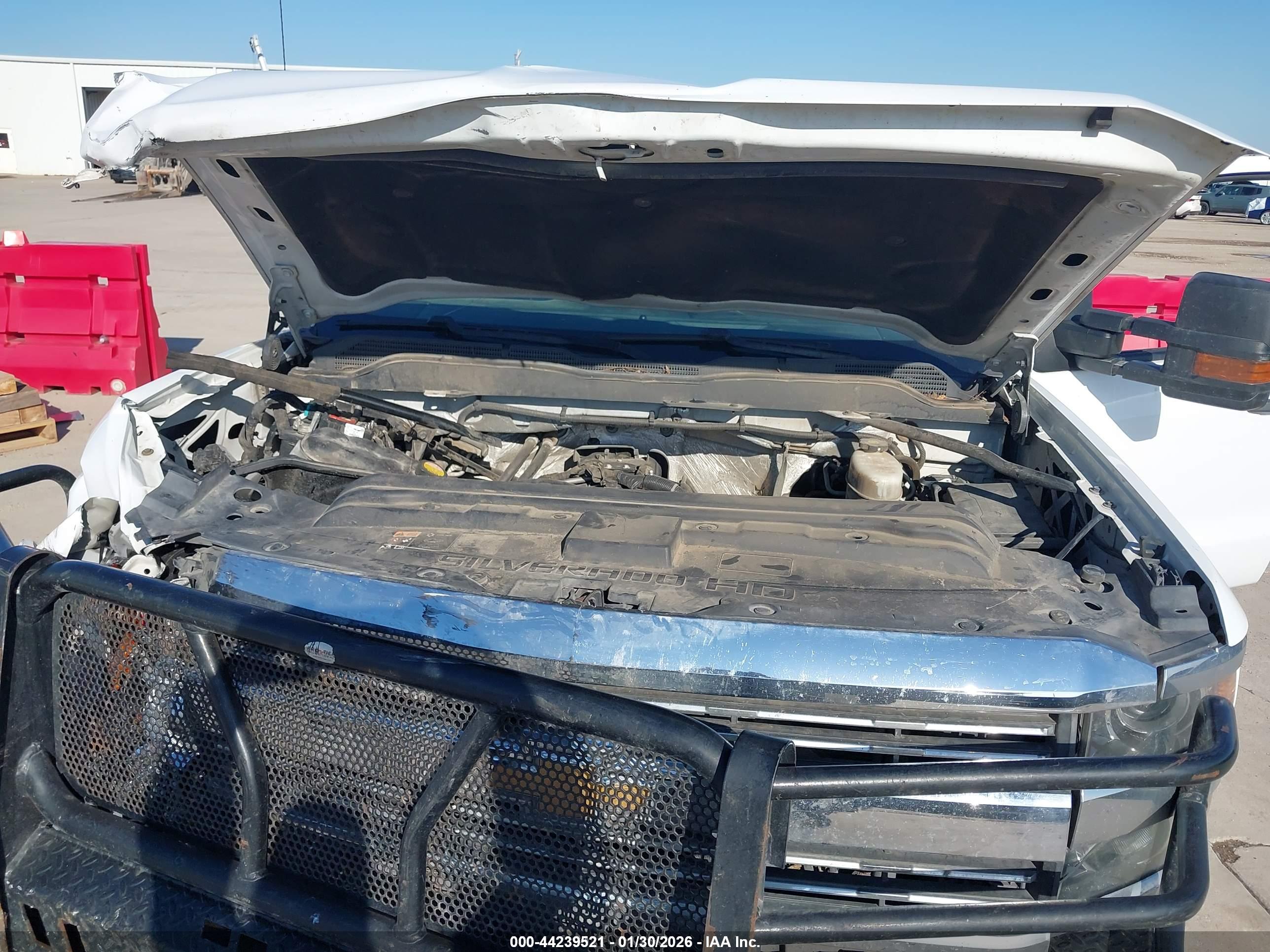 CHEVROLET SILVERADO image 10