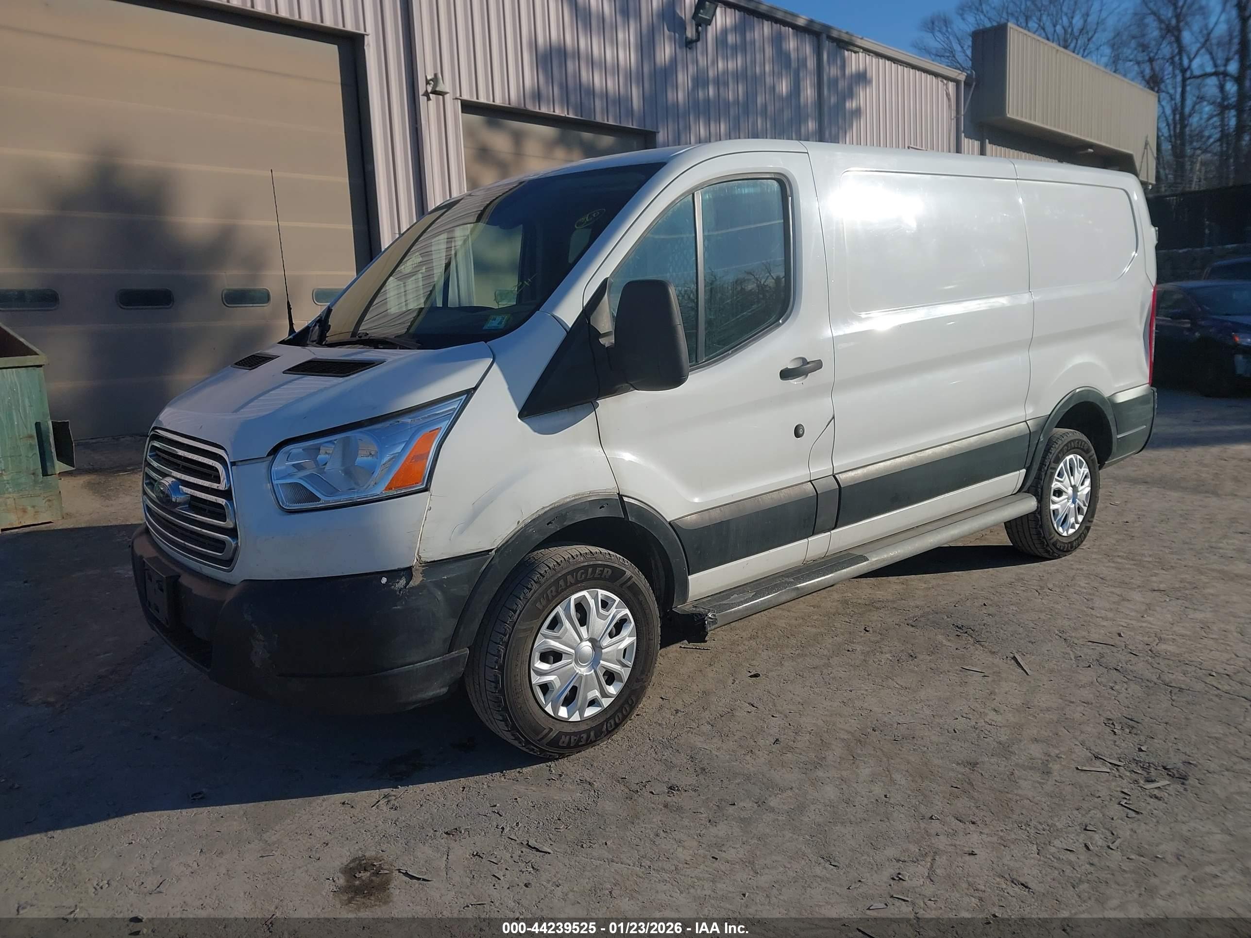 FORD TRANSIT-250 image 2