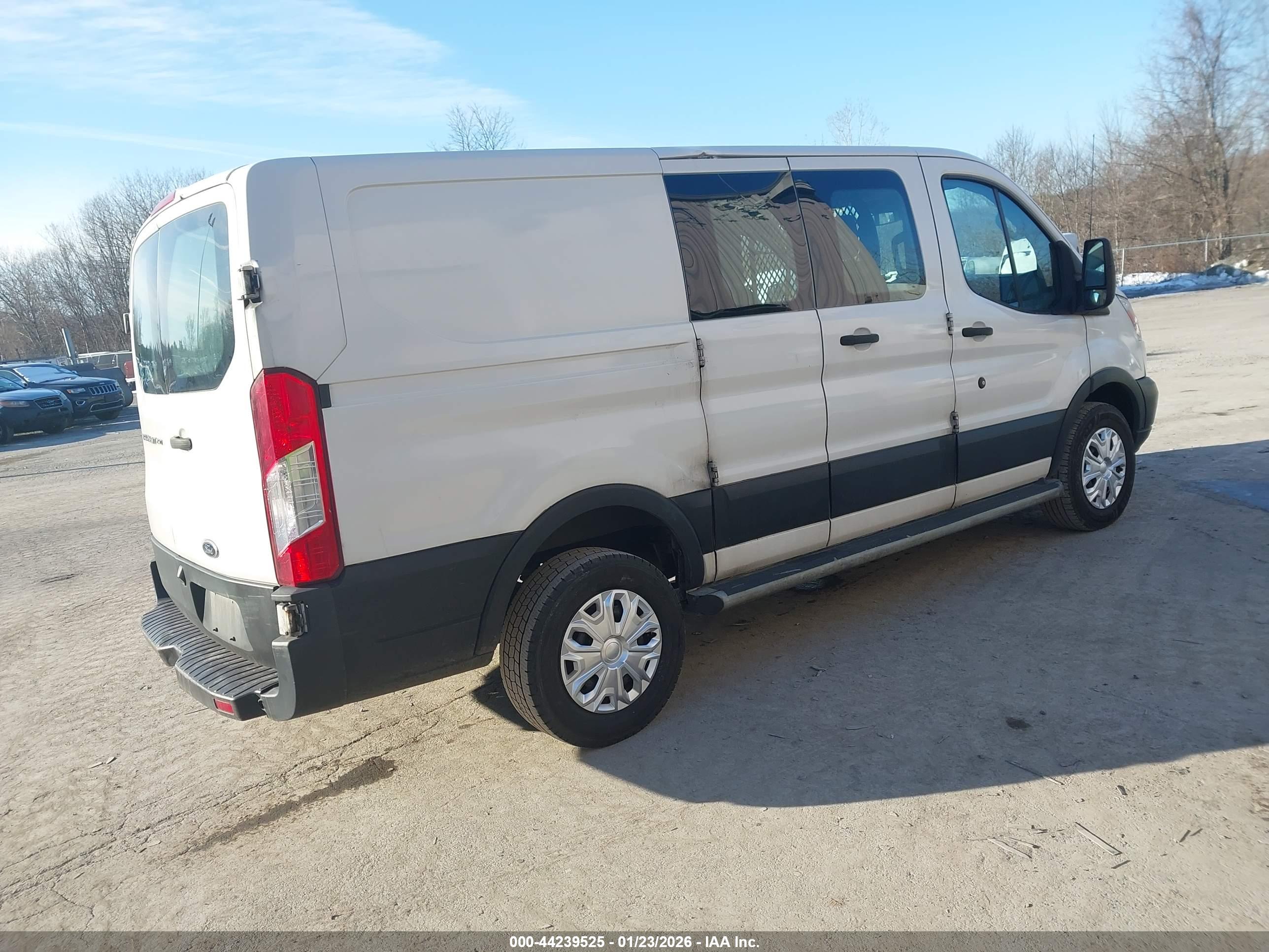 FORD TRANSIT-250 image 4