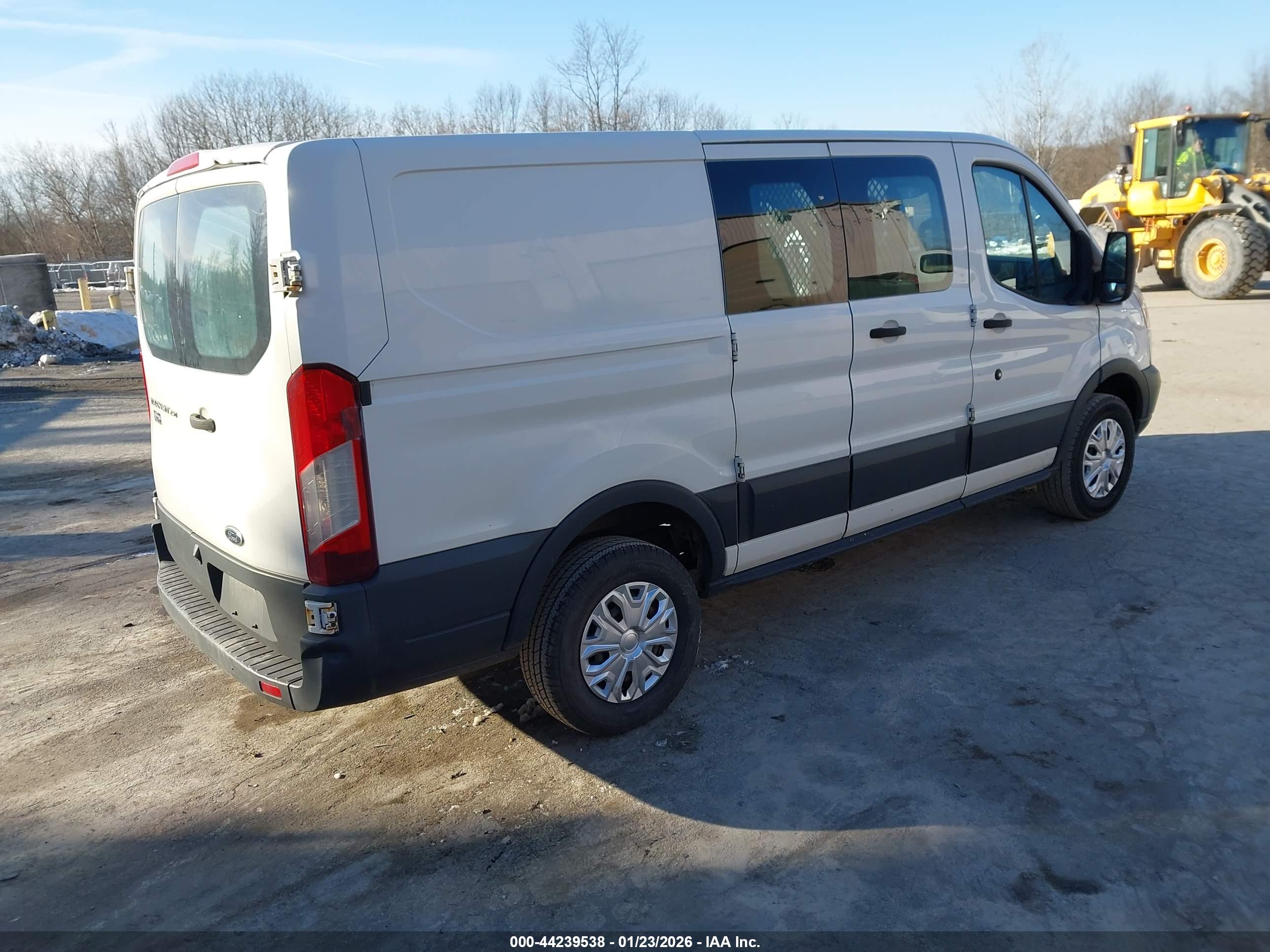 FORD TRANSIT-250 image 4