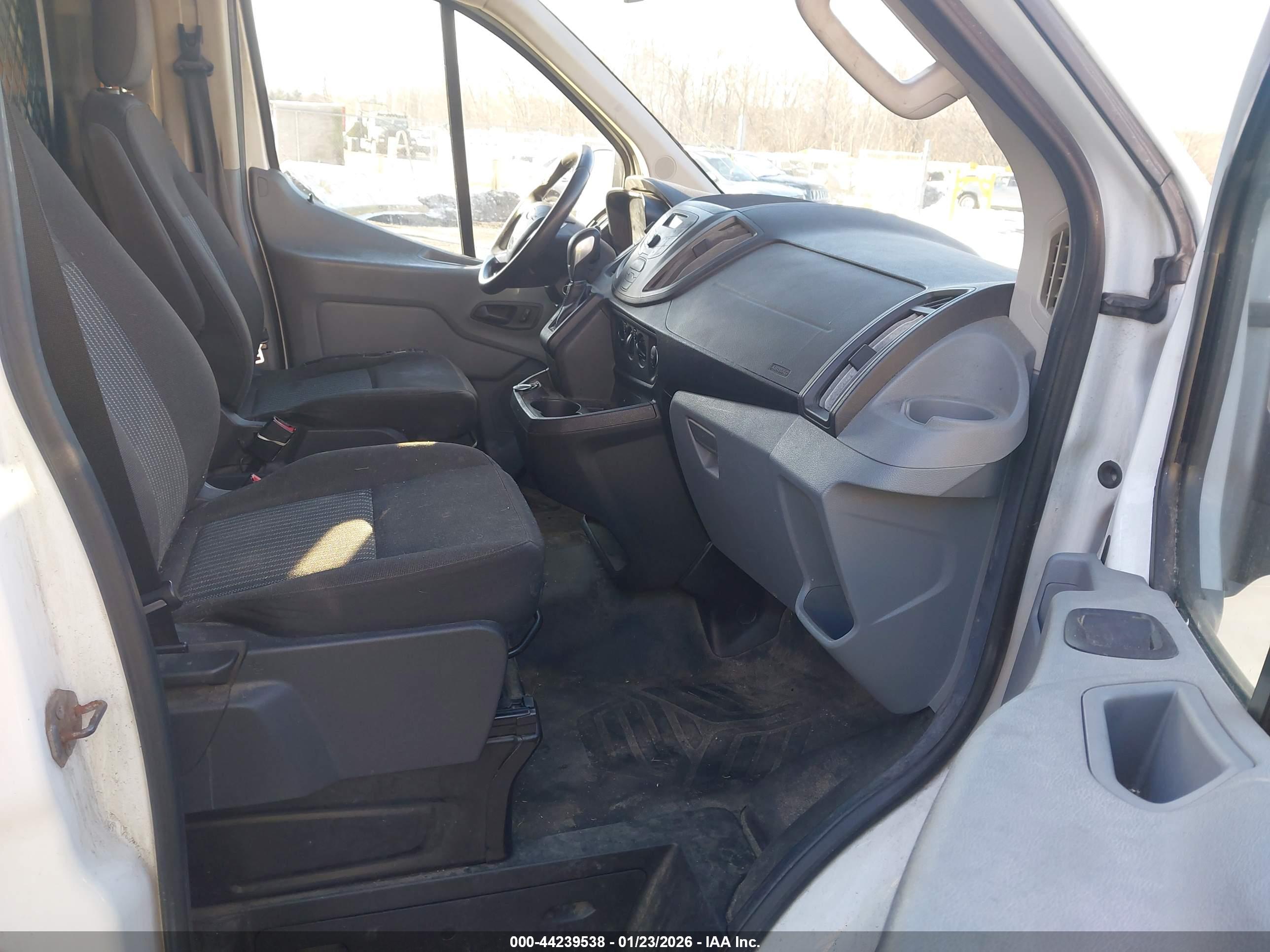 FORD TRANSIT-250 image 5