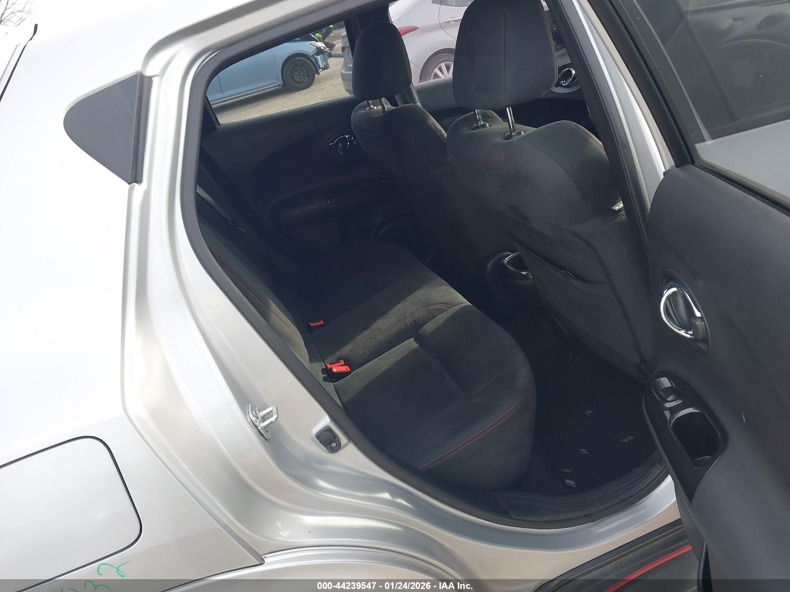 NISSAN JUKE image 8