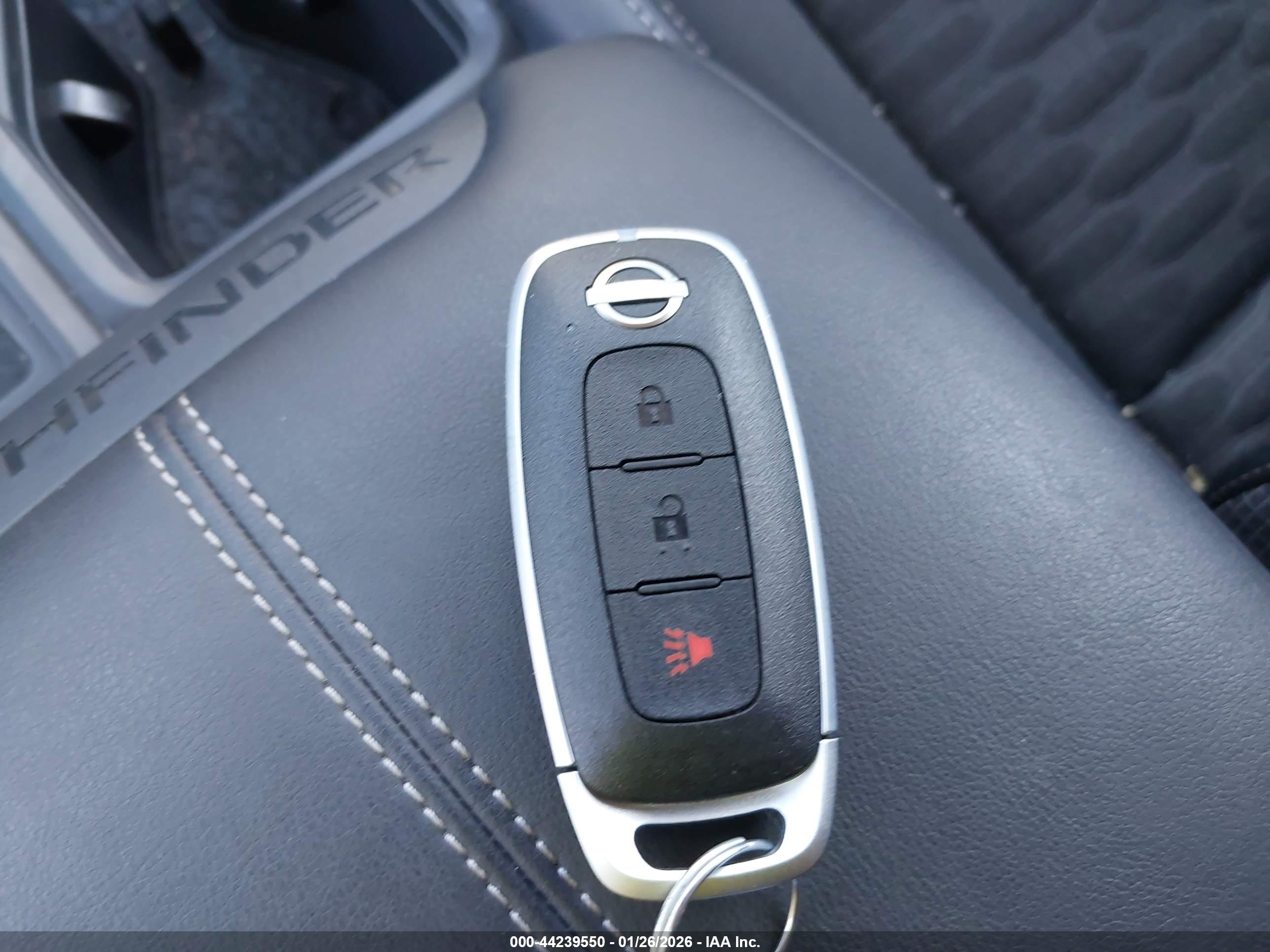 NISSAN PATHFINDER image 11